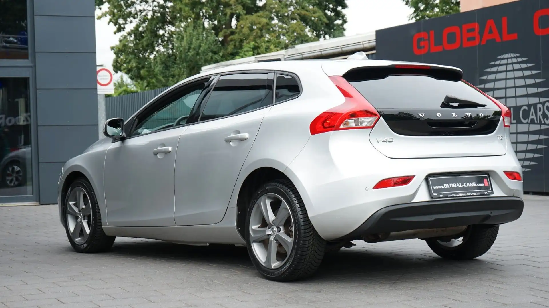 Volvo V40 T2 STYLE*VOLL LED*NAVI*KAMERA* Argent - 2
