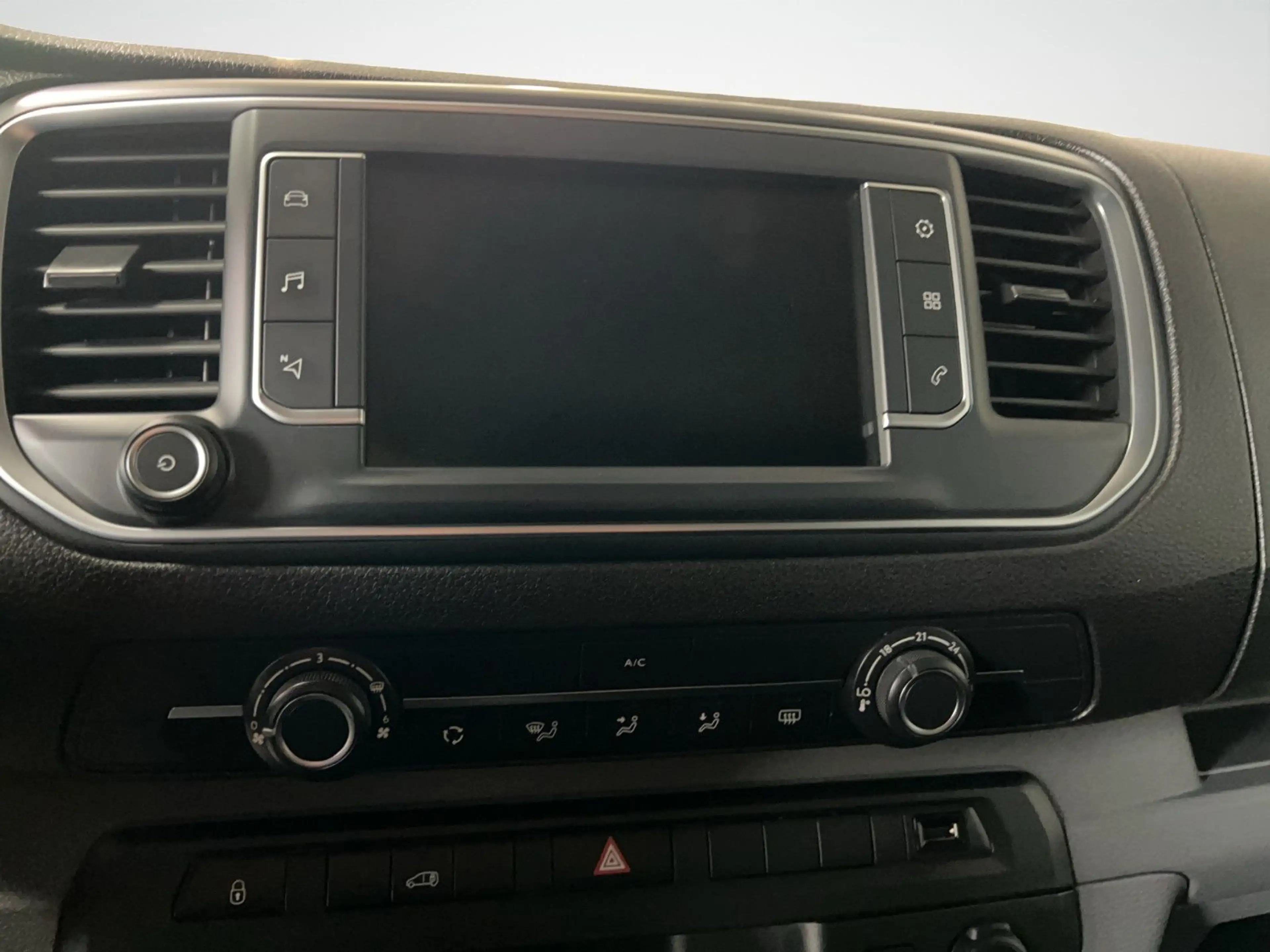 Opel Vivaro Cargo M Edition Holzboden+AHK+SHZ+Navi — photo 13