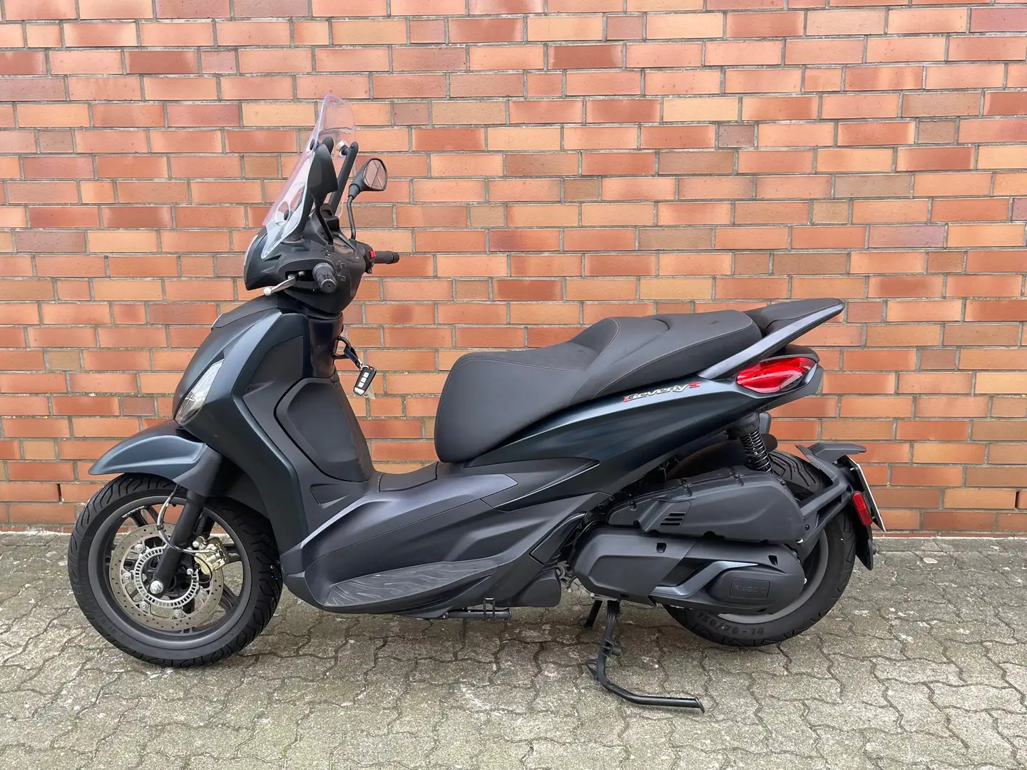 Piaggio Beverly 400 HPE   Sport   ,ABS , ASR Чорний - 2