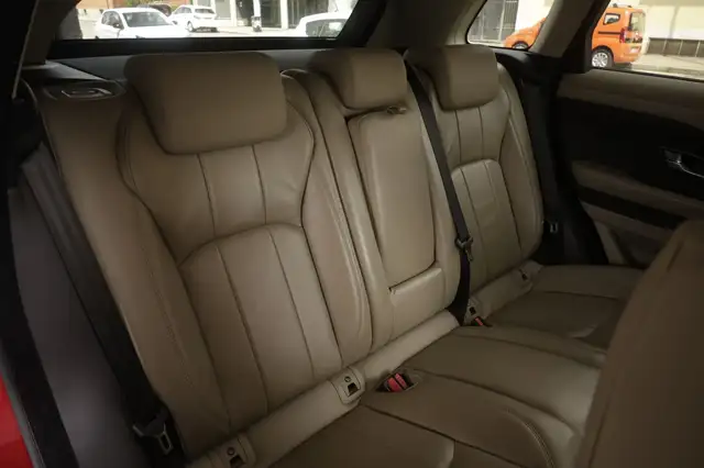 Land Rover Range Rover Evoque view 16
