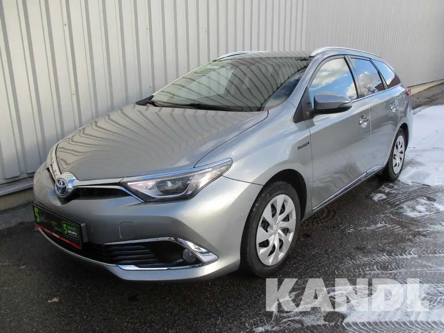 Toyota Auris TS 1.8 VVT-i Hybrid Lounge Navi+SHZ+Kam. Grau - 1