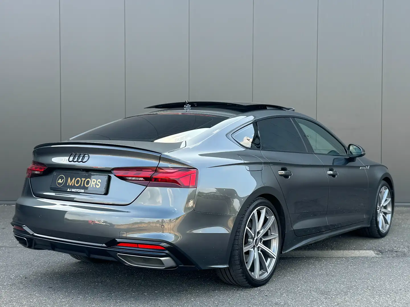 Audi A5 Sportback 2.0 TDi 136cv - S-Line int/ext - Pano Gris - 2