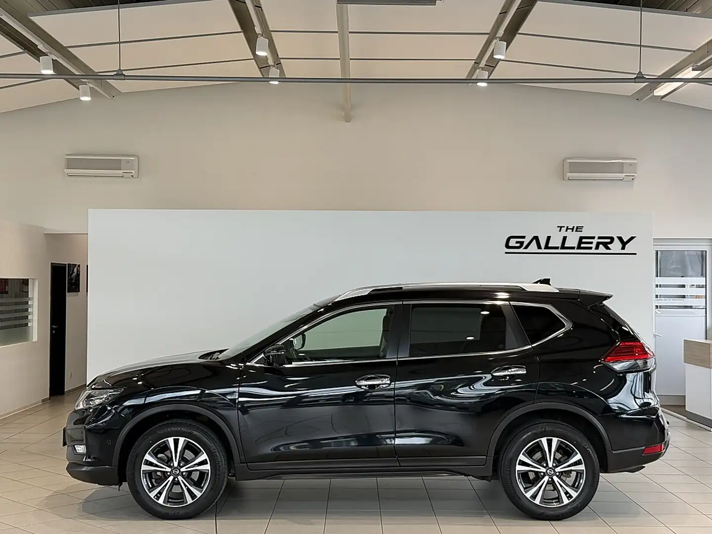 Nissan X-Trail X-TRAIL 2,0dCi N-Connecta Aut. ALL-MODE 4x4i*AH... Schwarz - 1
