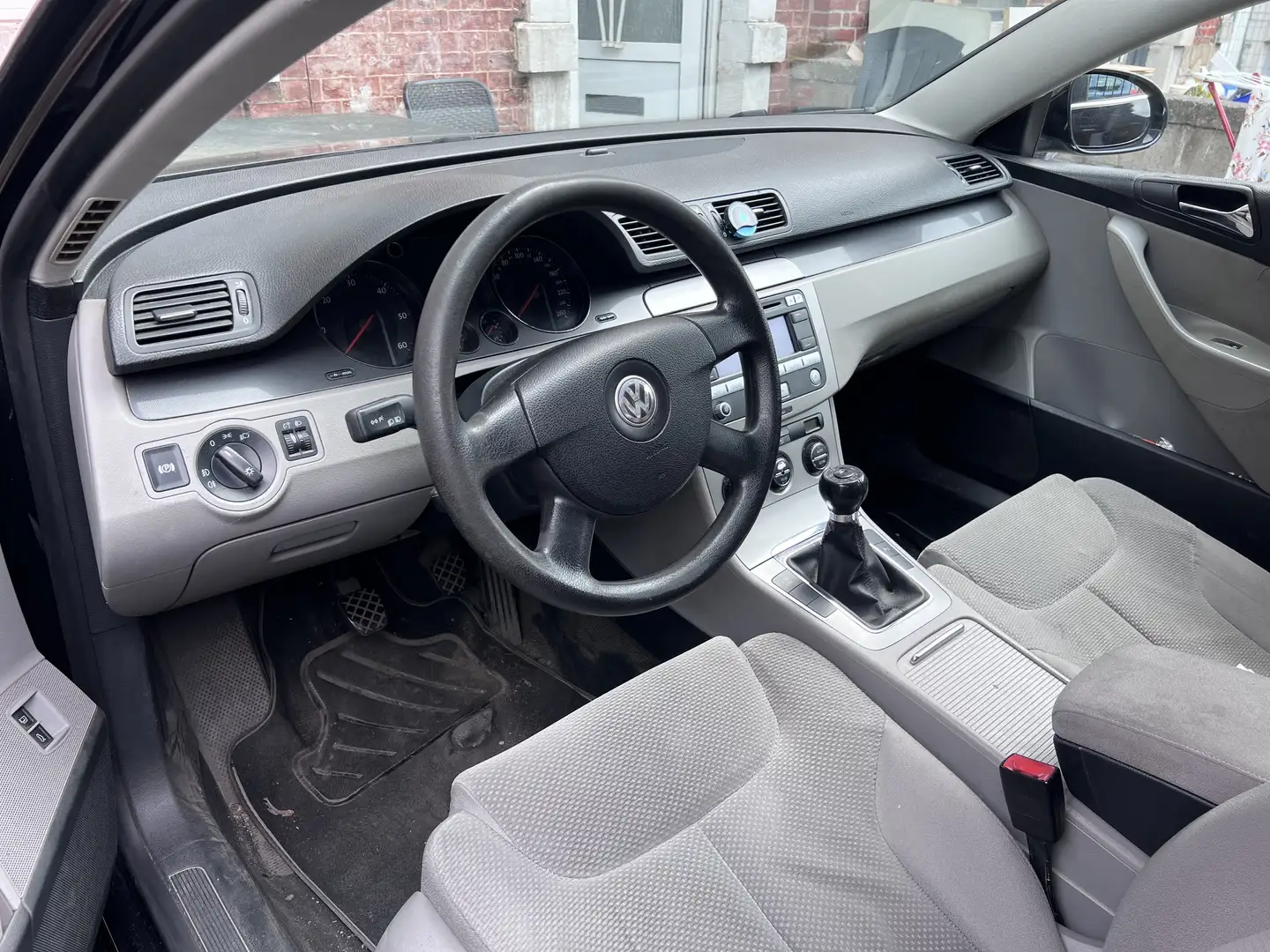 Volkswagen Passat 1.9 TDi B2B-line Comfort DPF - 2