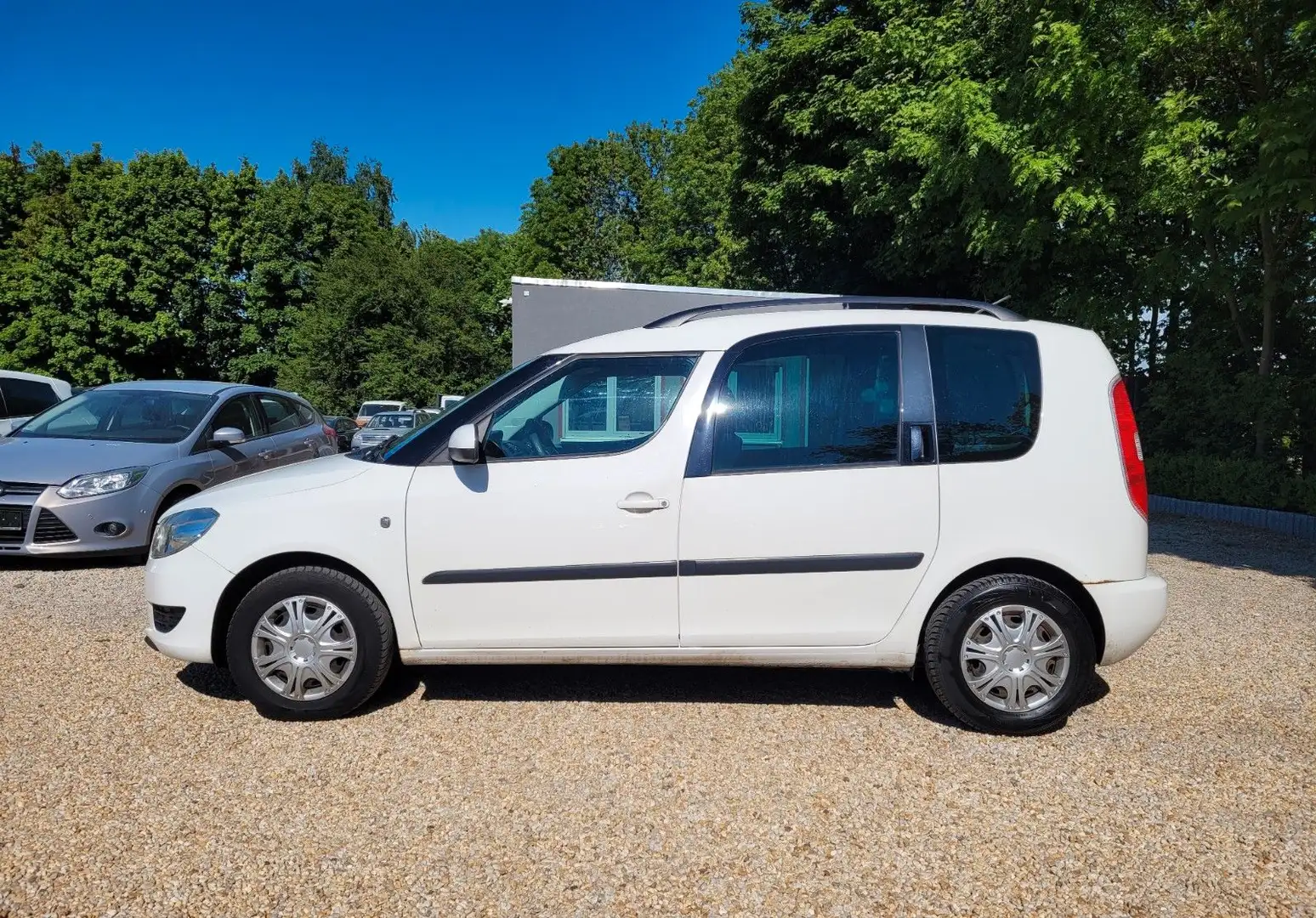 Skoda Roomster Ambition Plus*Klimaaut.*SZH*SR+WR*TÜV* Weiß - 2