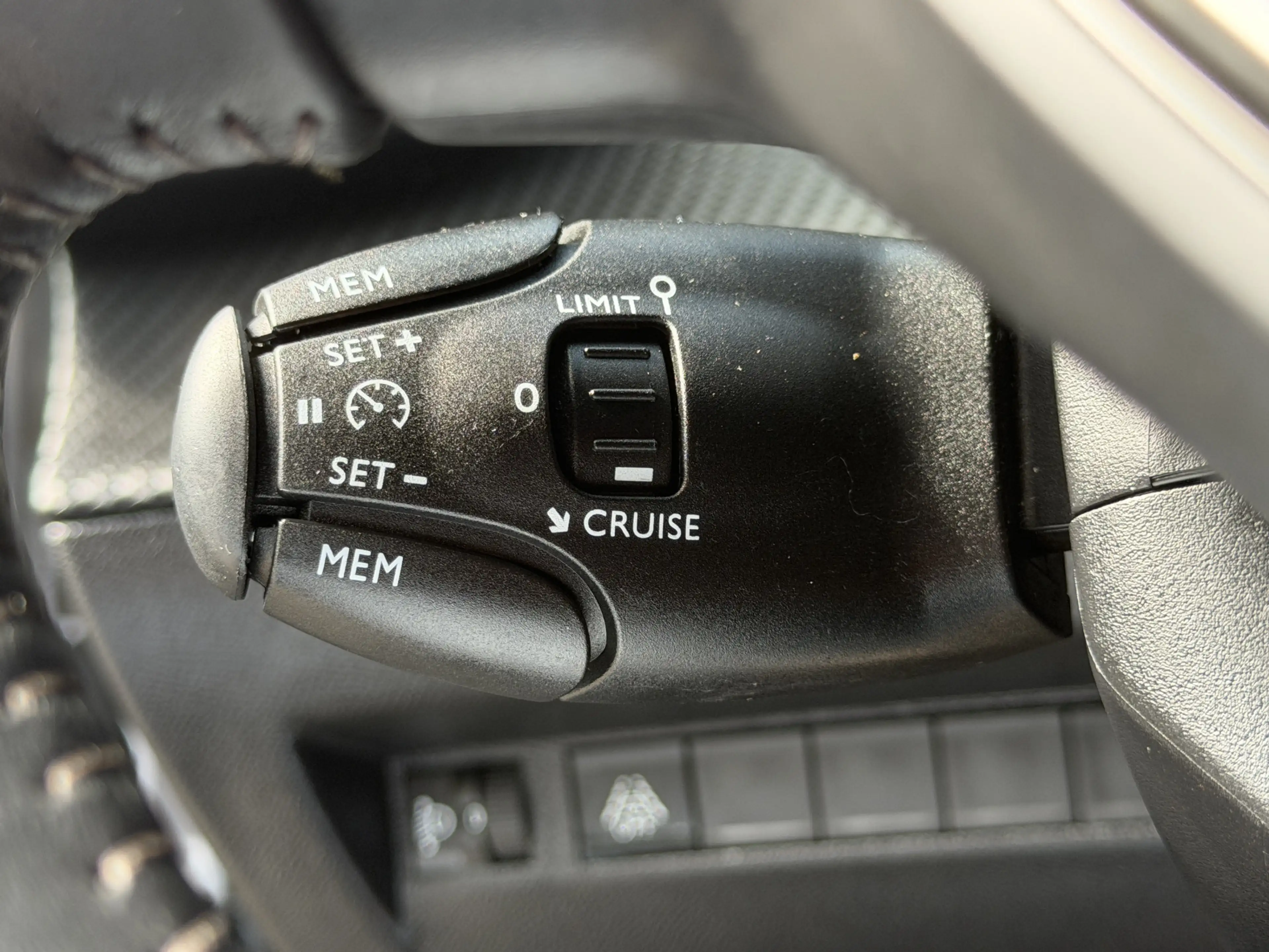 Peugeot e-2008 BWJ 10-2021 | EV 136PK Allure 50 kWh | CLIMA | CAR — photo 7