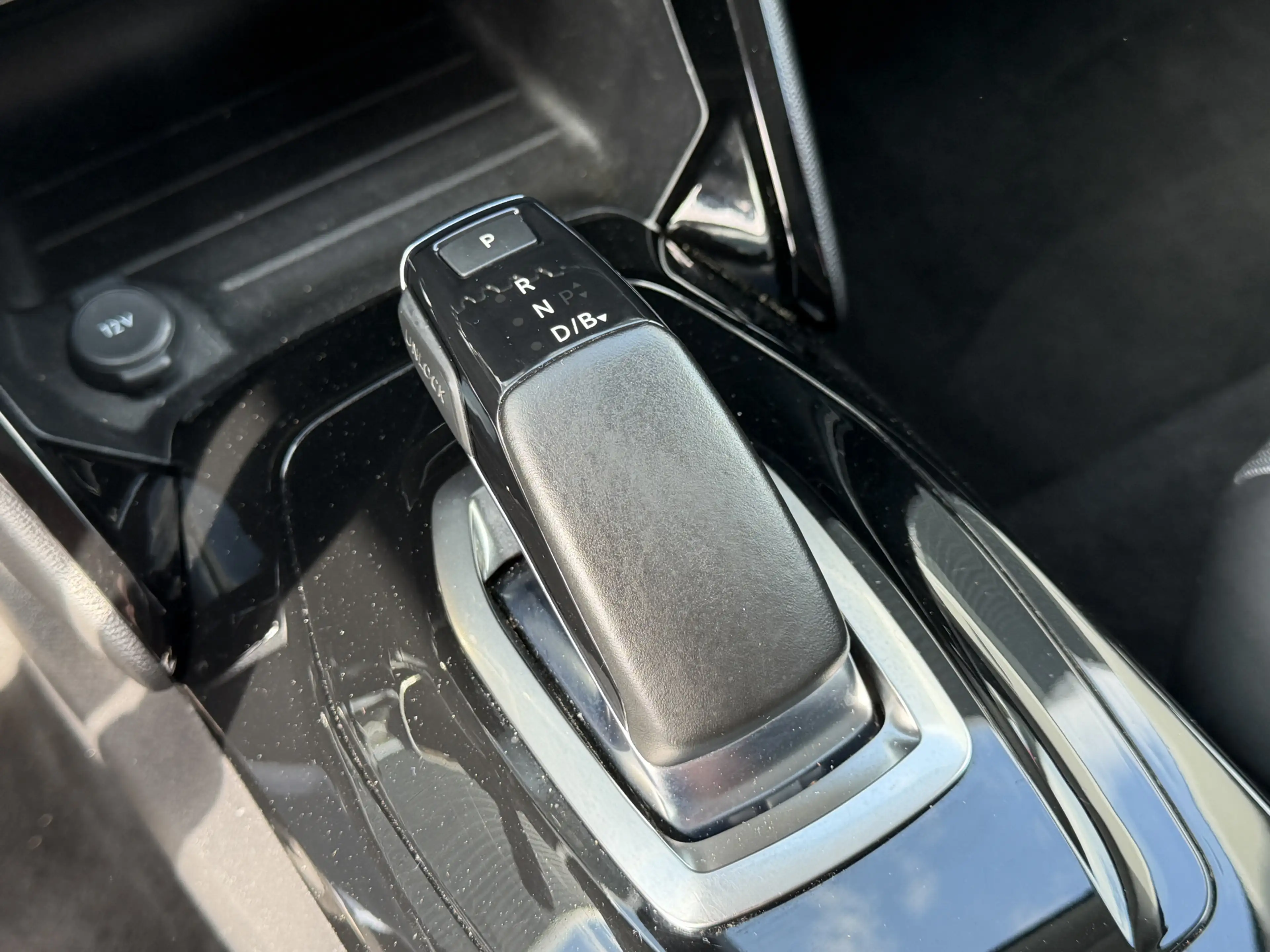 Peugeot e-2008 BWJ 10-2021 | EV 136PK Allure 50 kWh | CLIMA | CAR — photo 18