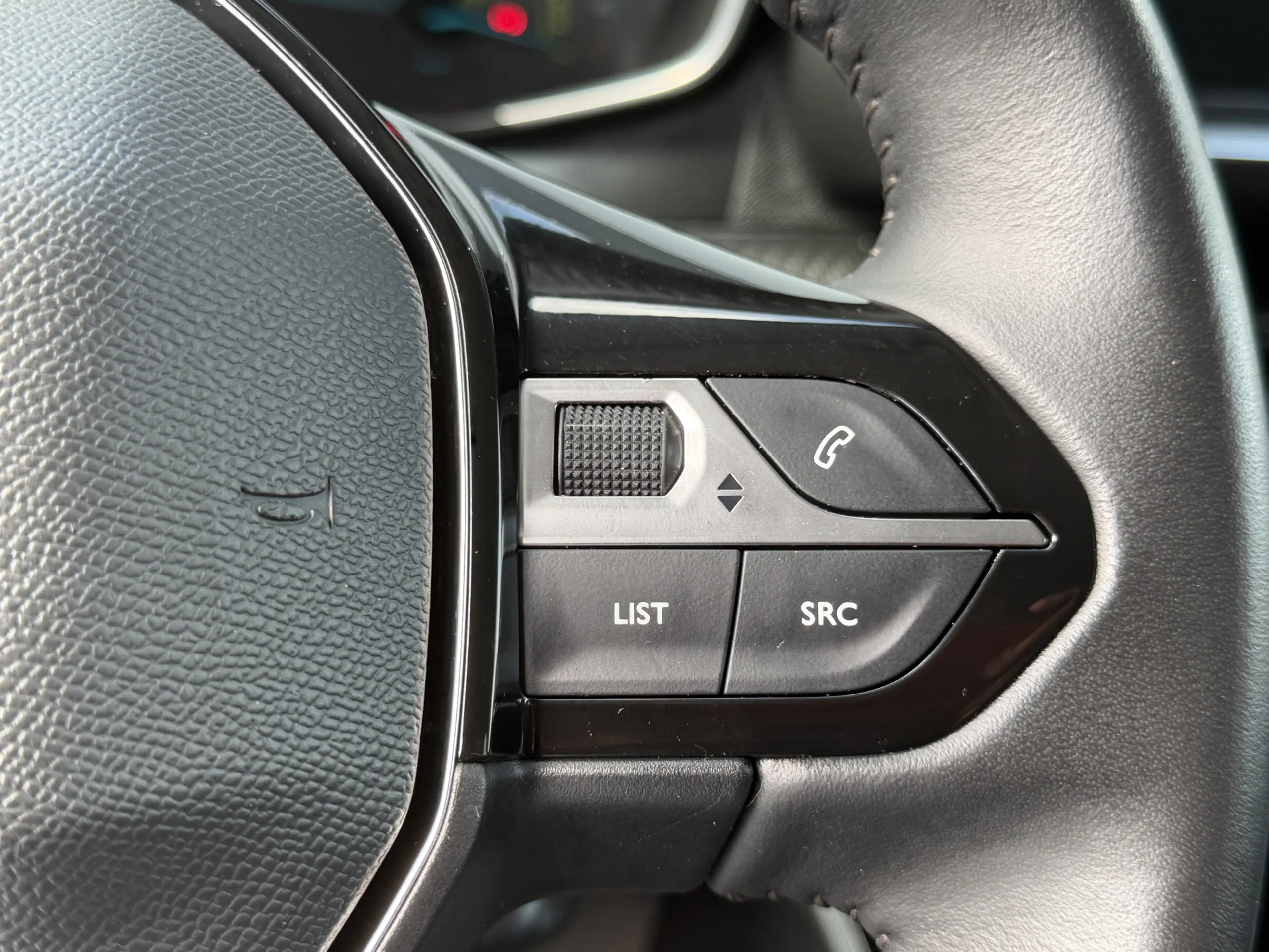 Peugeot e-2008 BWJ 10-2021 | EV 136PK Allure 50 kWh | CLIMA | CAR — photo 10