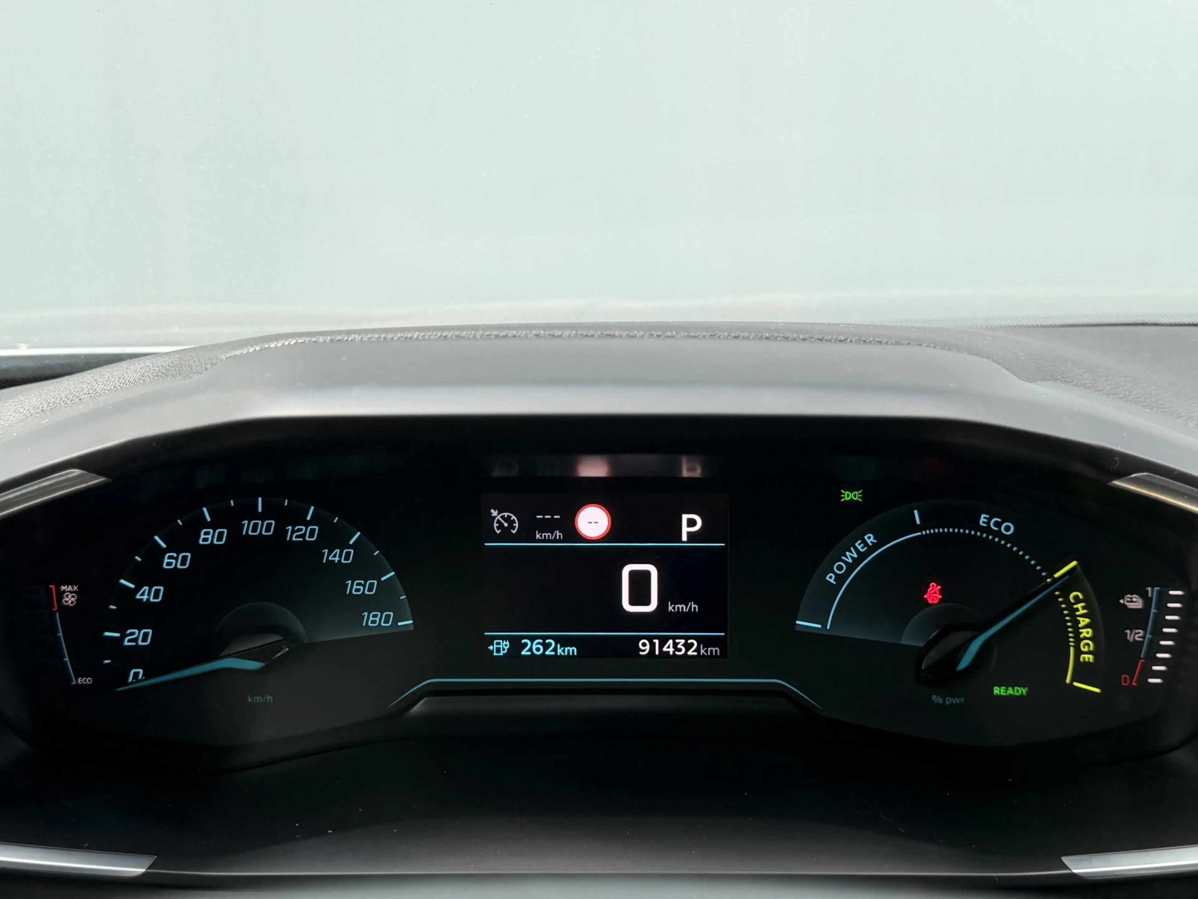 Peugeot e-2008 BWJ 10-2021 | EV 136PK Allure 50 kWh | CLIMA | CAR — photo 9