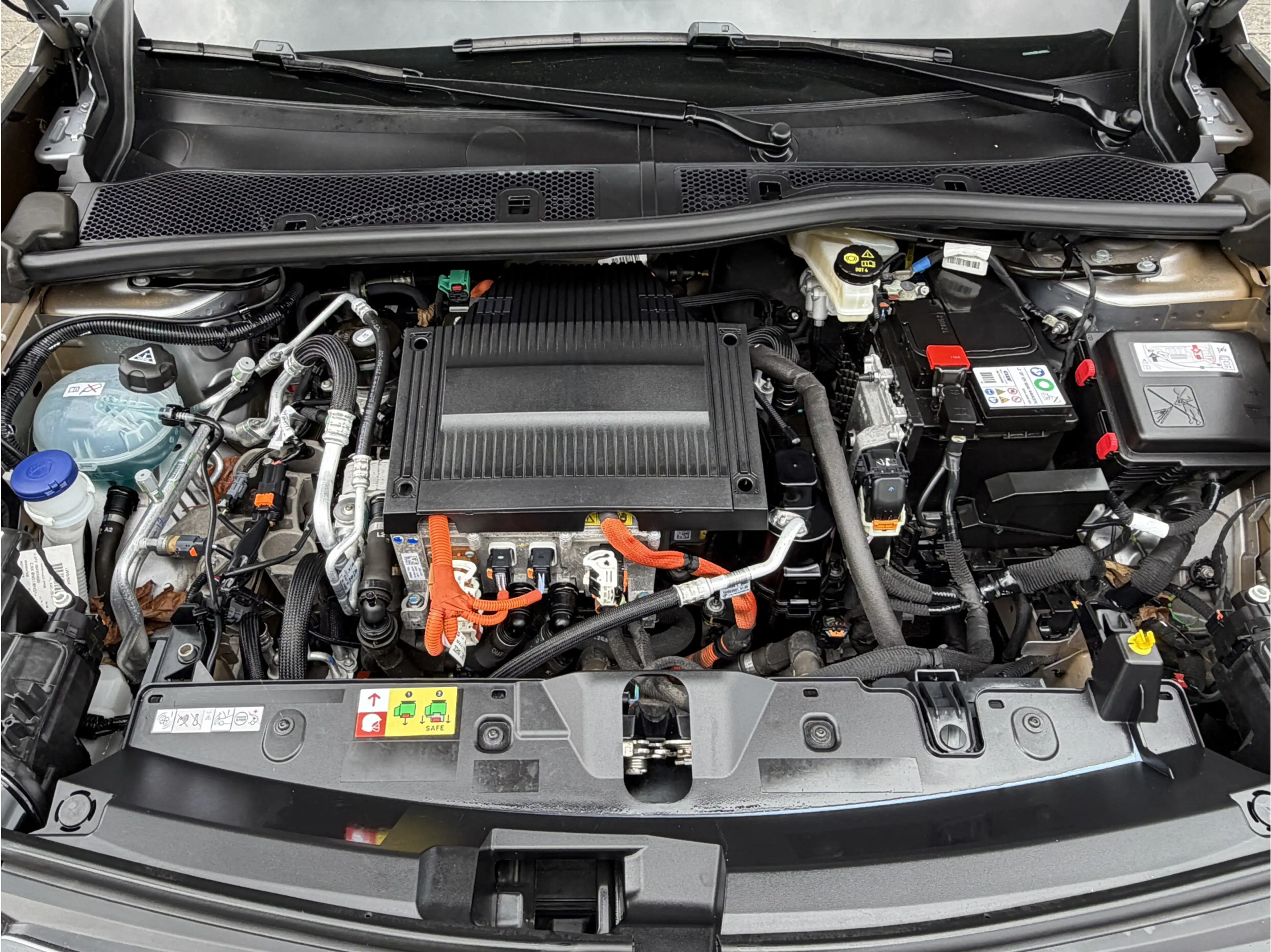 Peugeot e-2008 BWJ 10-2021 | EV 136PK Allure 50 kWh | CLIMA | CAR — photo 31