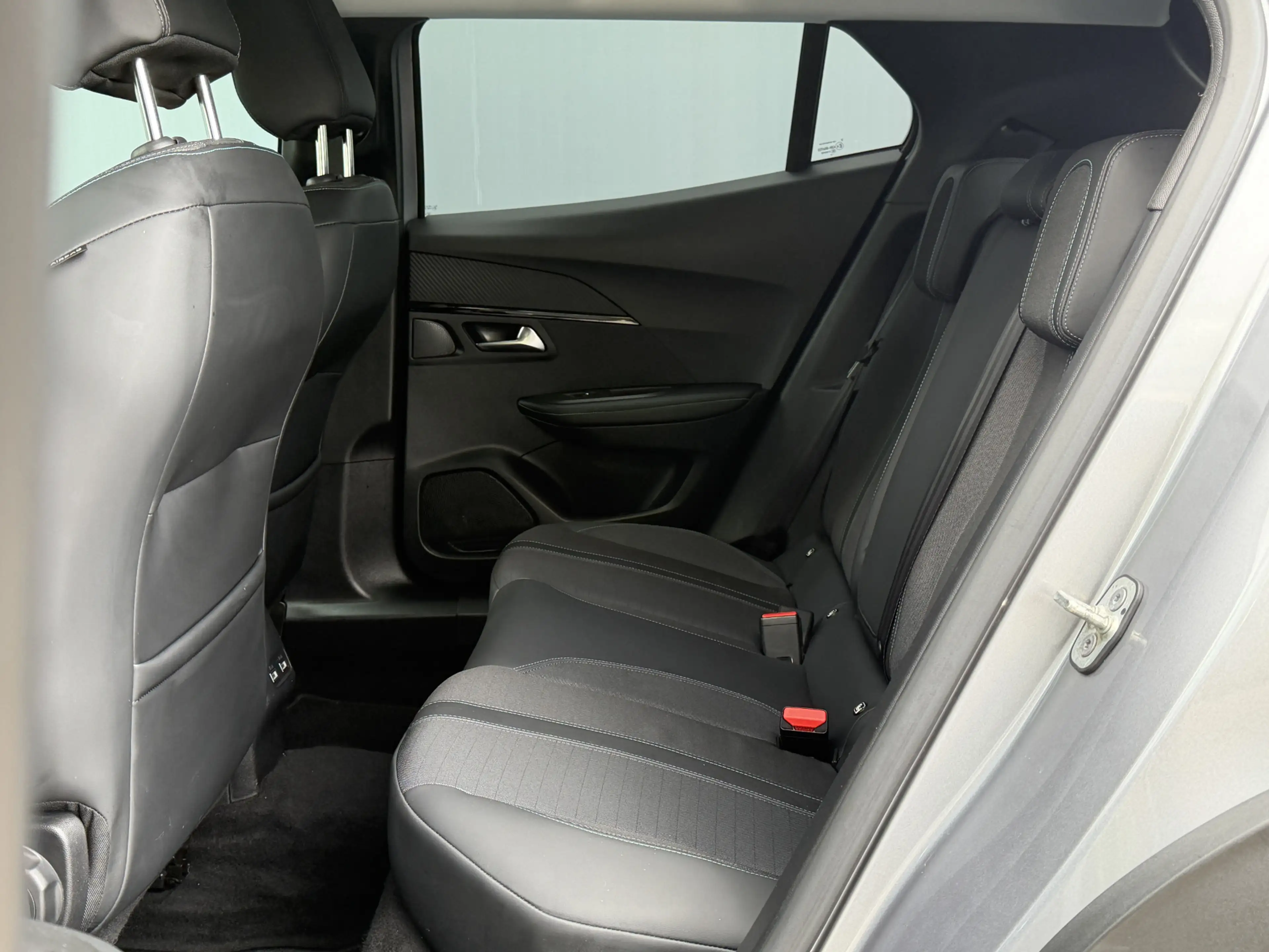 Peugeot e-2008 BWJ 10-2021 | EV 136PK Allure 50 kWh | CLIMA | CAR — photo 5