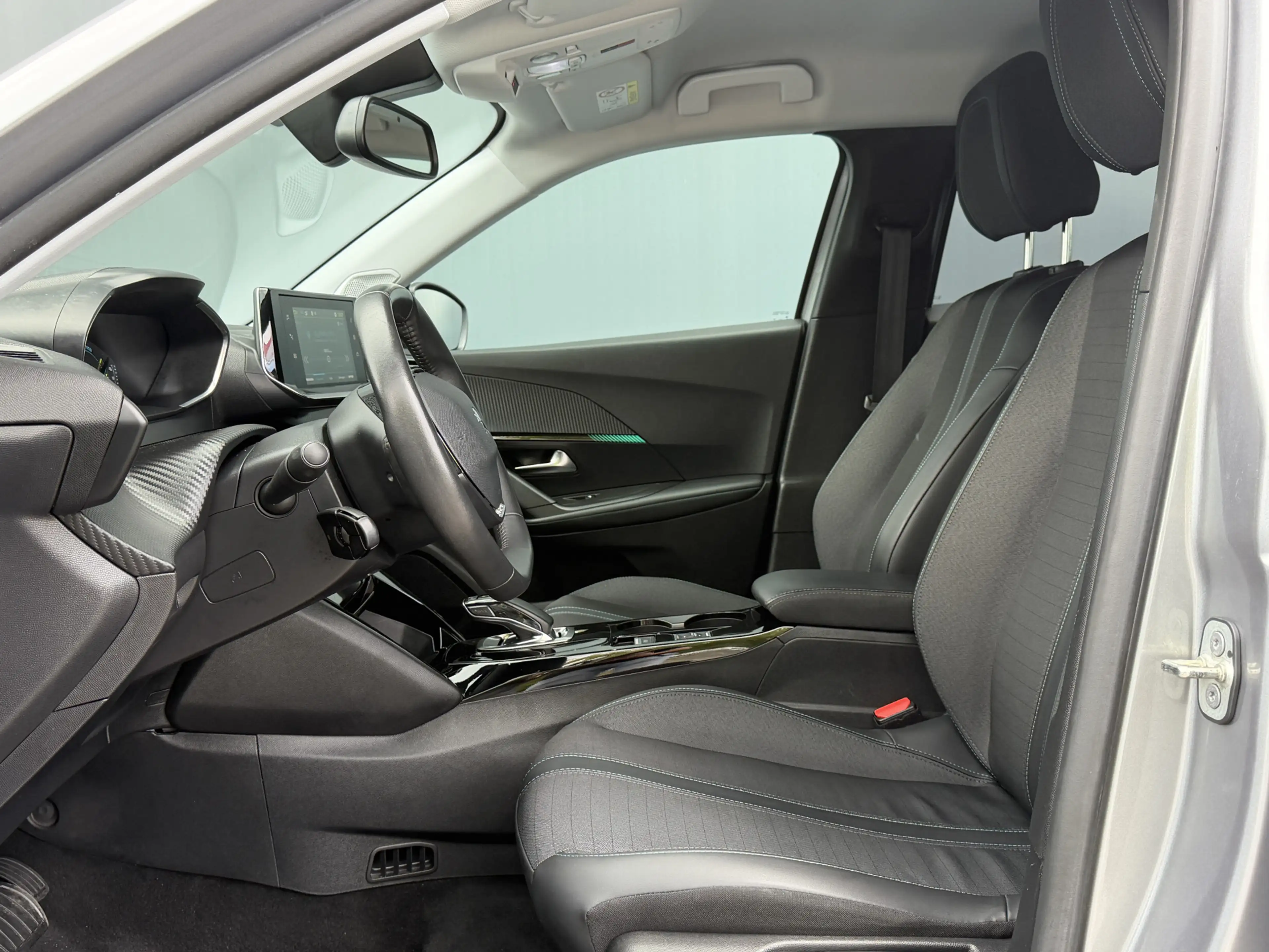 Peugeot e-2008 BWJ 10-2021 | EV 136PK Allure 50 kWh | CLIMA | CAR — photo 4