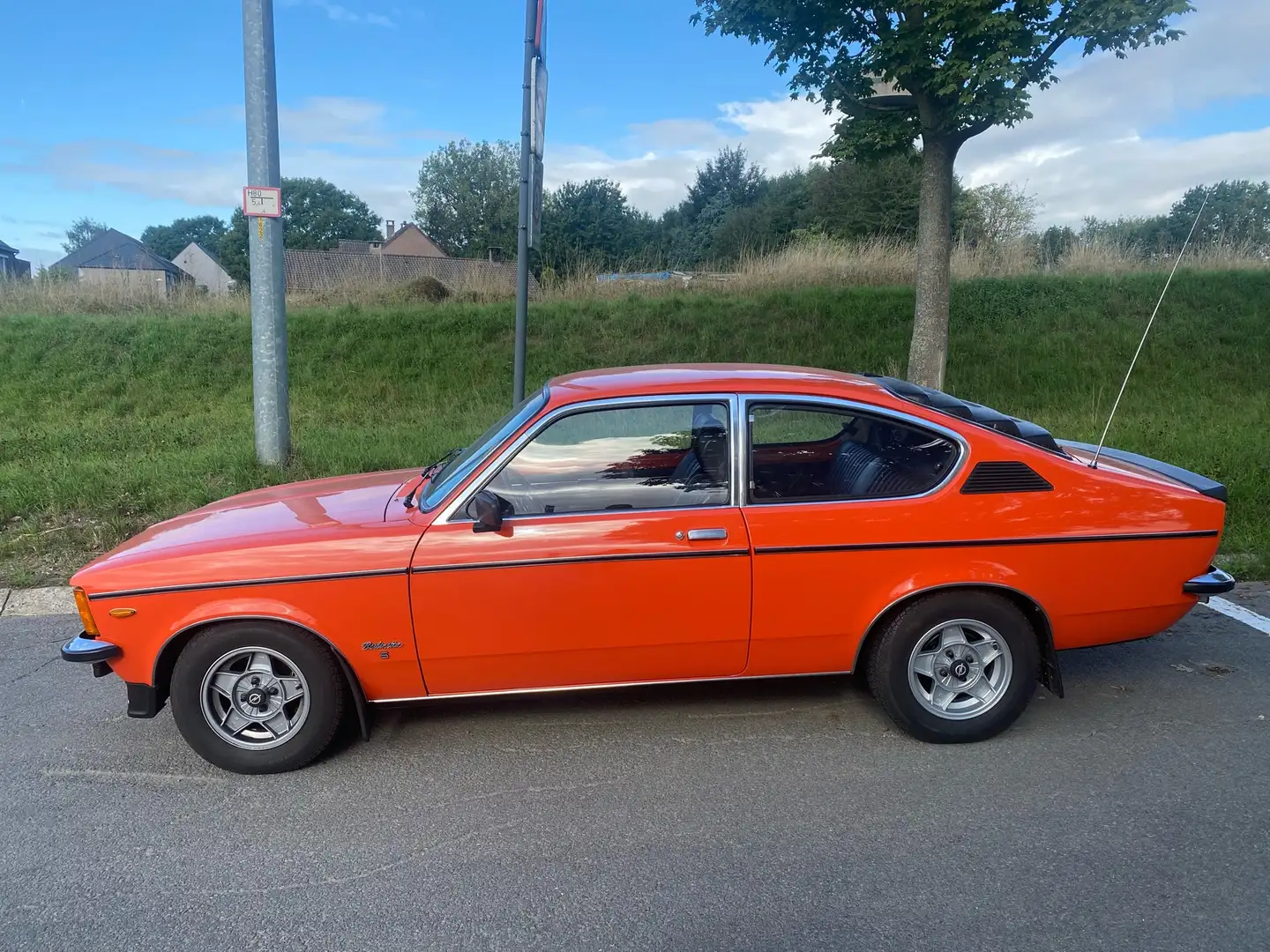 Opel Kadett Coupé Oranj - 1