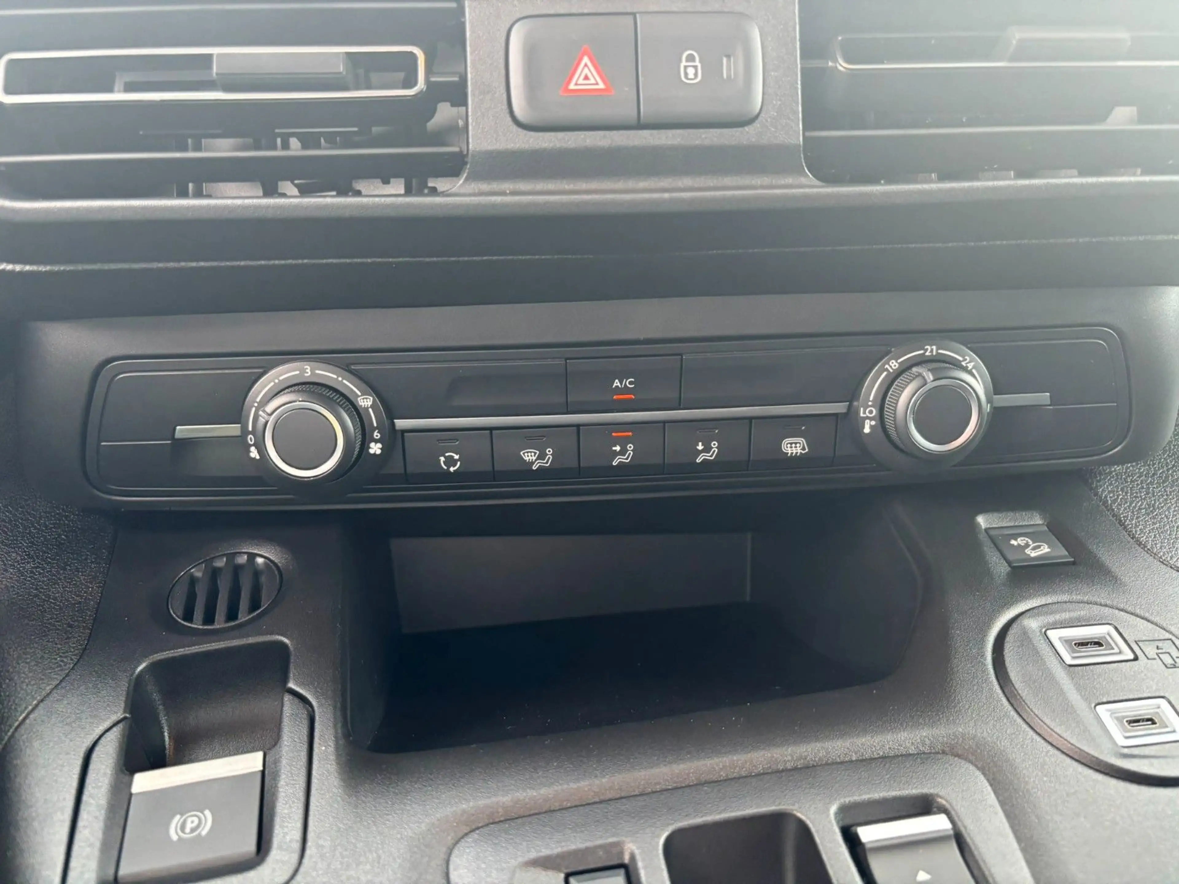 Fiat Doblo KaWa XL 1.5 Diesel 131PS AT — photo 15