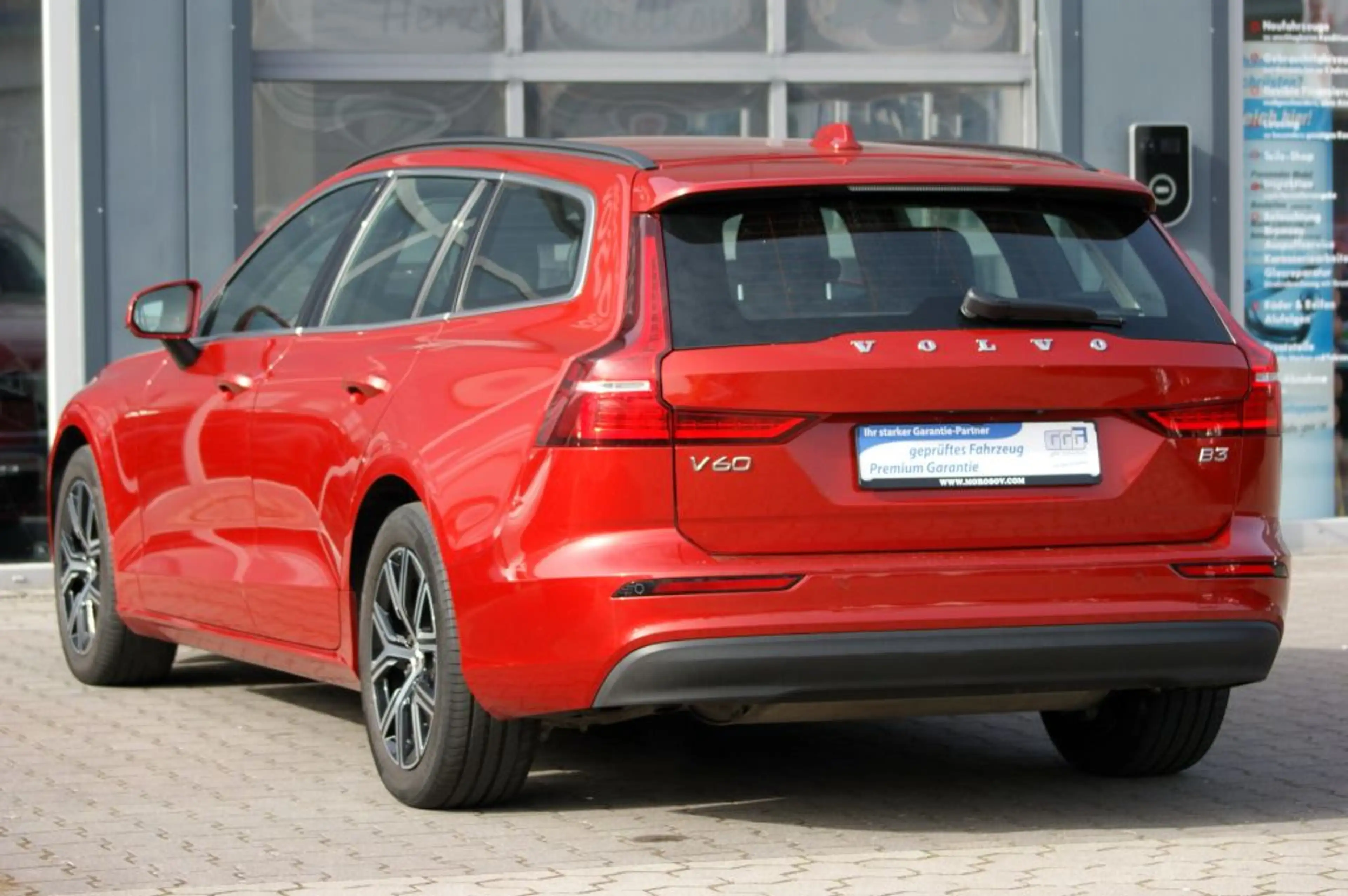 Volvo V60 B3 B DKG Core — photo 3