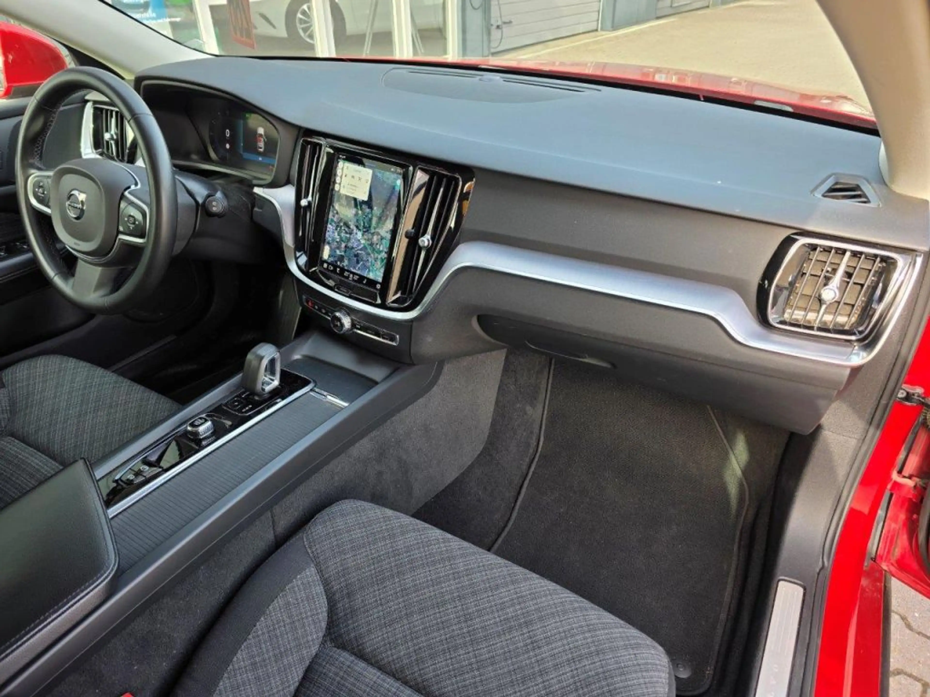 Volvo V60 B3 B DKG Core — photo 12