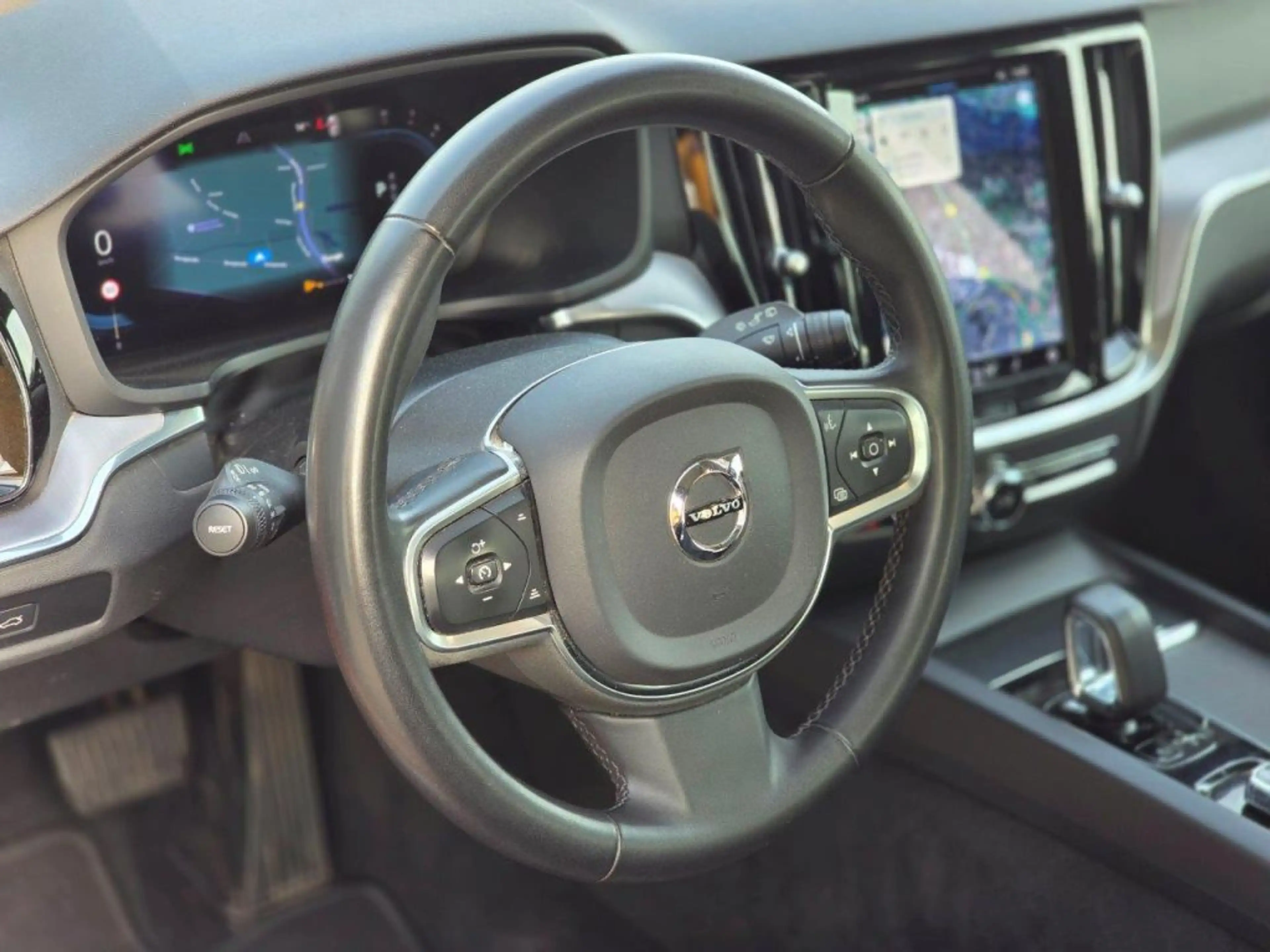 Volvo V60 B3 B DKG Core — photo 11