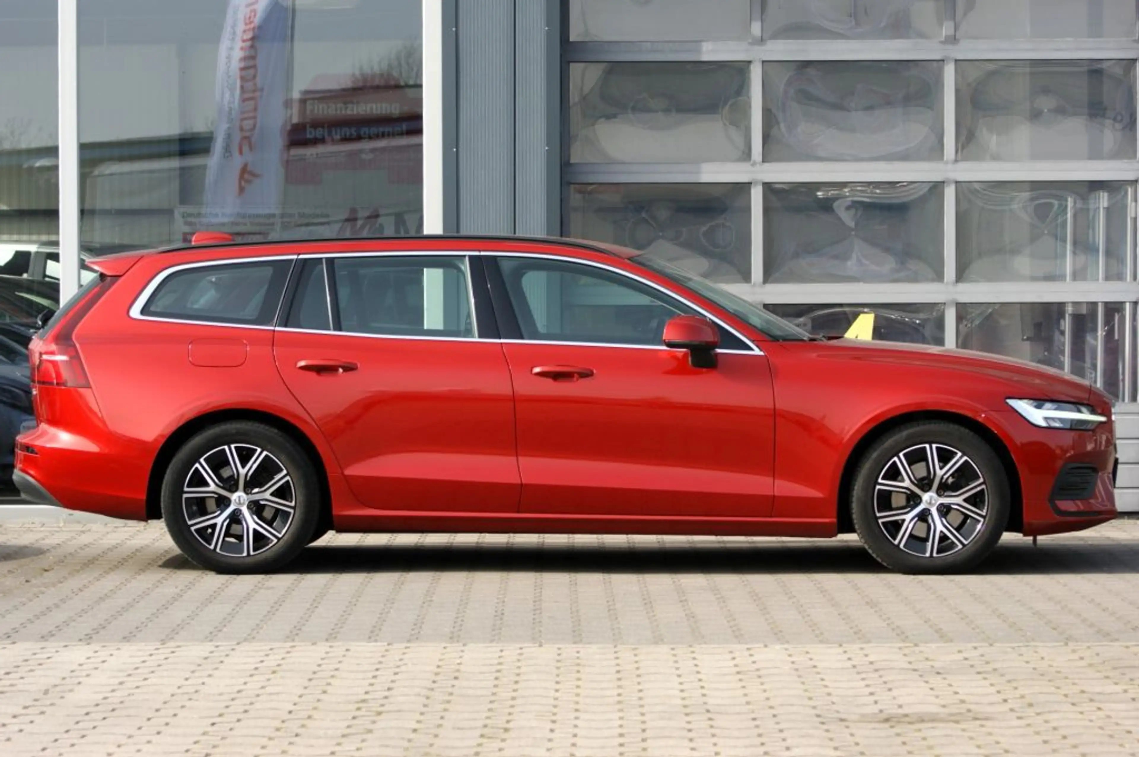 Volvo V60 B3 B DKG Core — photo 8