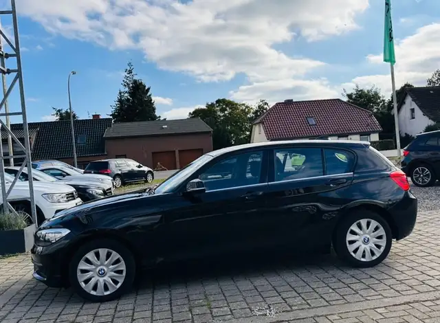 BMW 1 Series view 4
