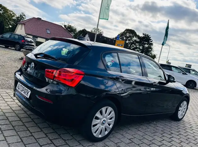 BMW 1 Series view 6
