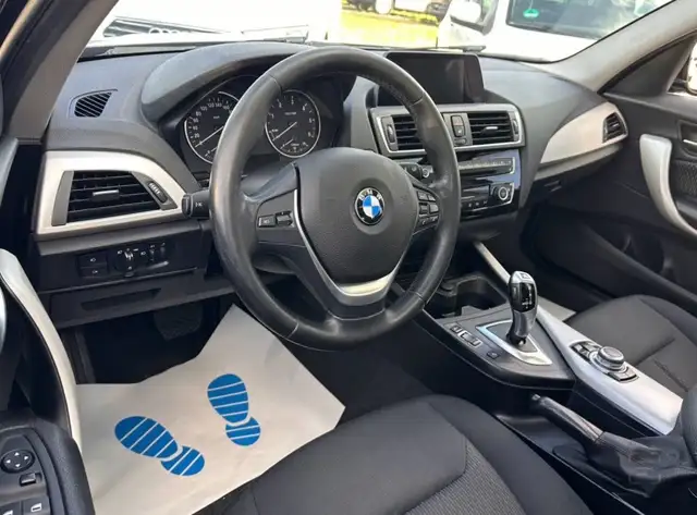 BMW 1 Series view 9