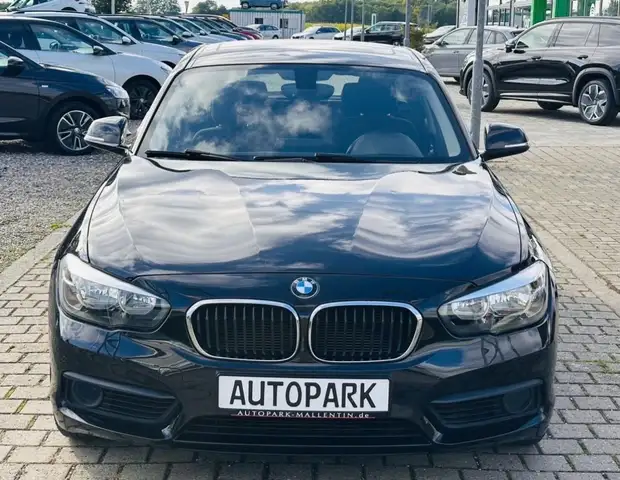 BMW 1 Series view 2