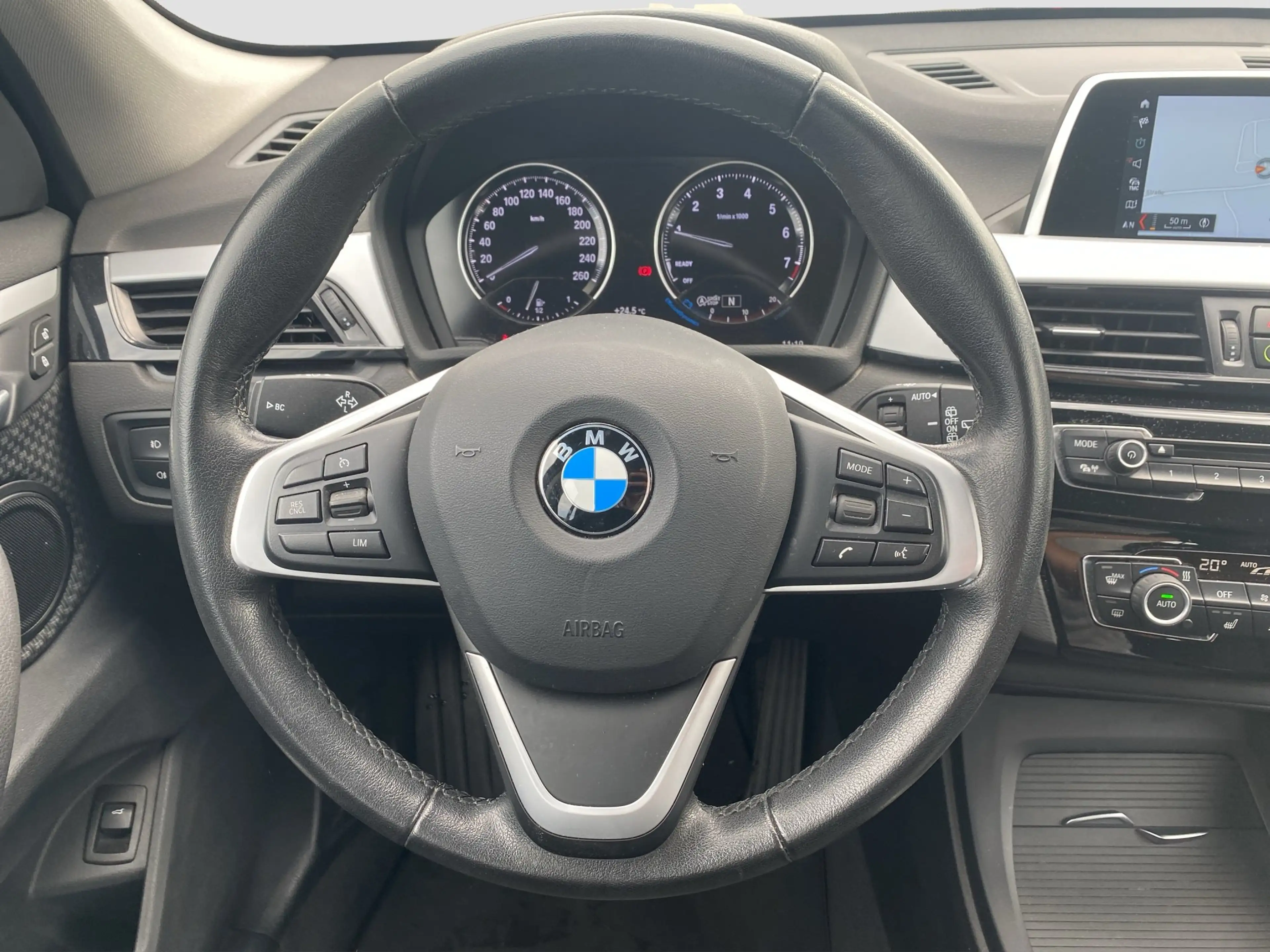 BMW X1 sDrive18i Advantage LED AHK Navi PDC RFK Tempo — photo 13
