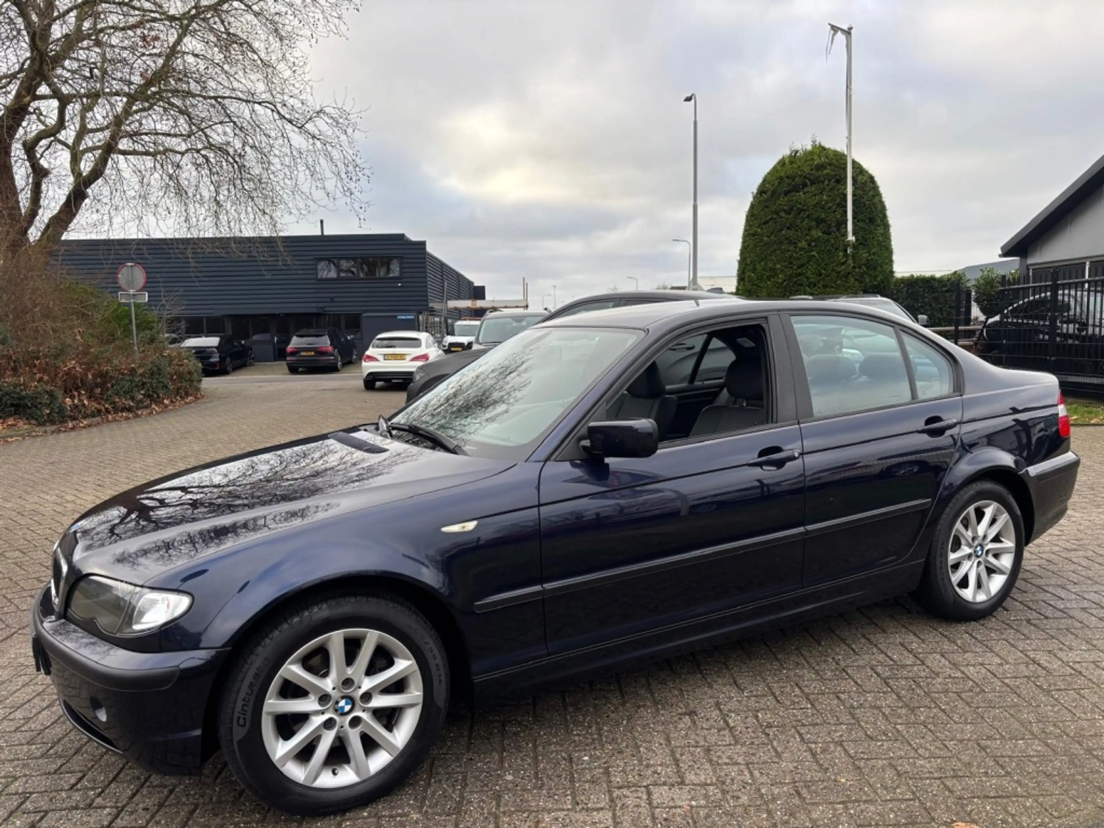 BMW 316 3-serie 316i Lifestyle Edition 2003 Facelift Sedan — photo 6