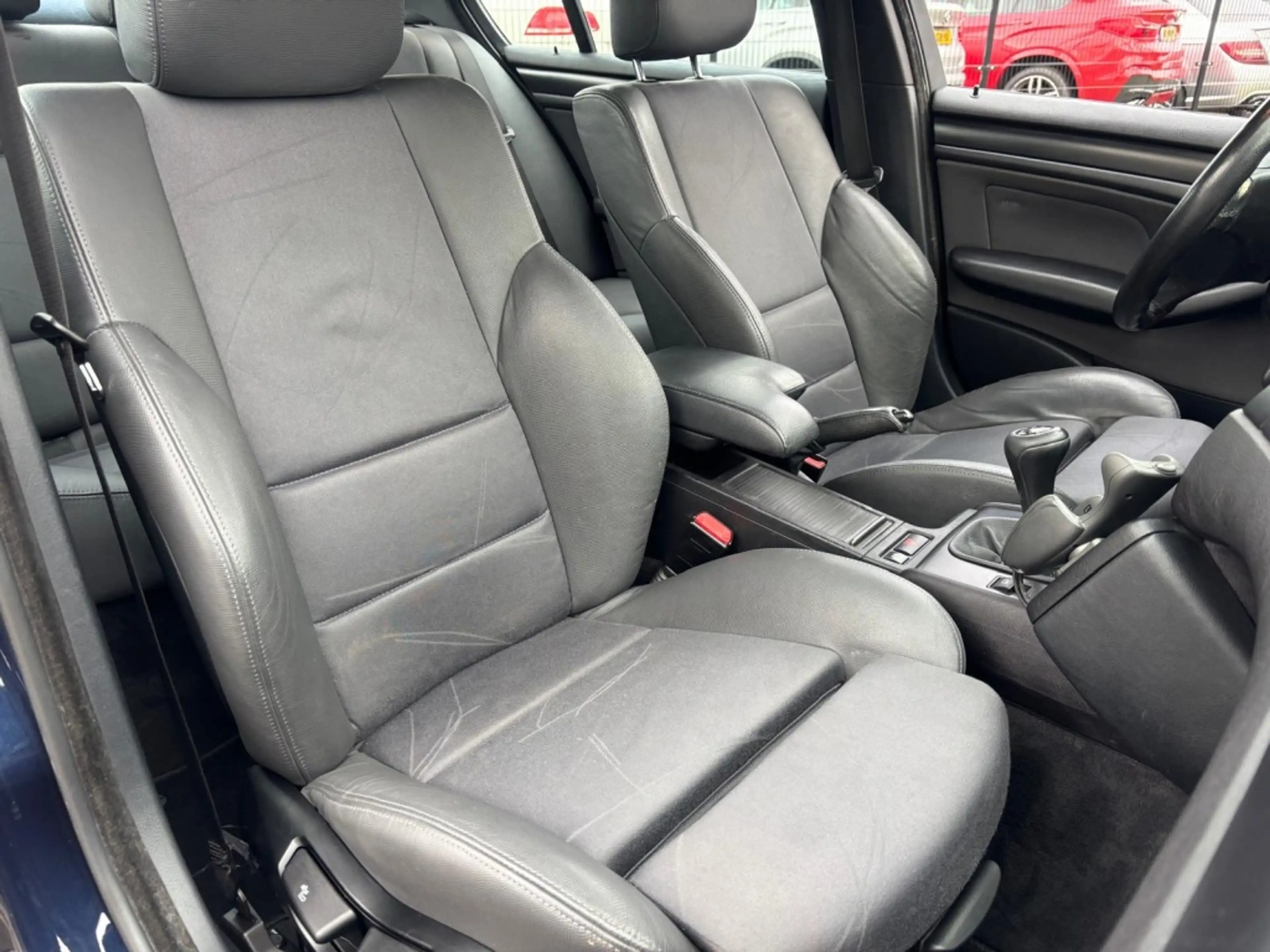 BMW 316 3-serie 316i Lifestyle Edition 2003 Facelift Sedan — photo 11