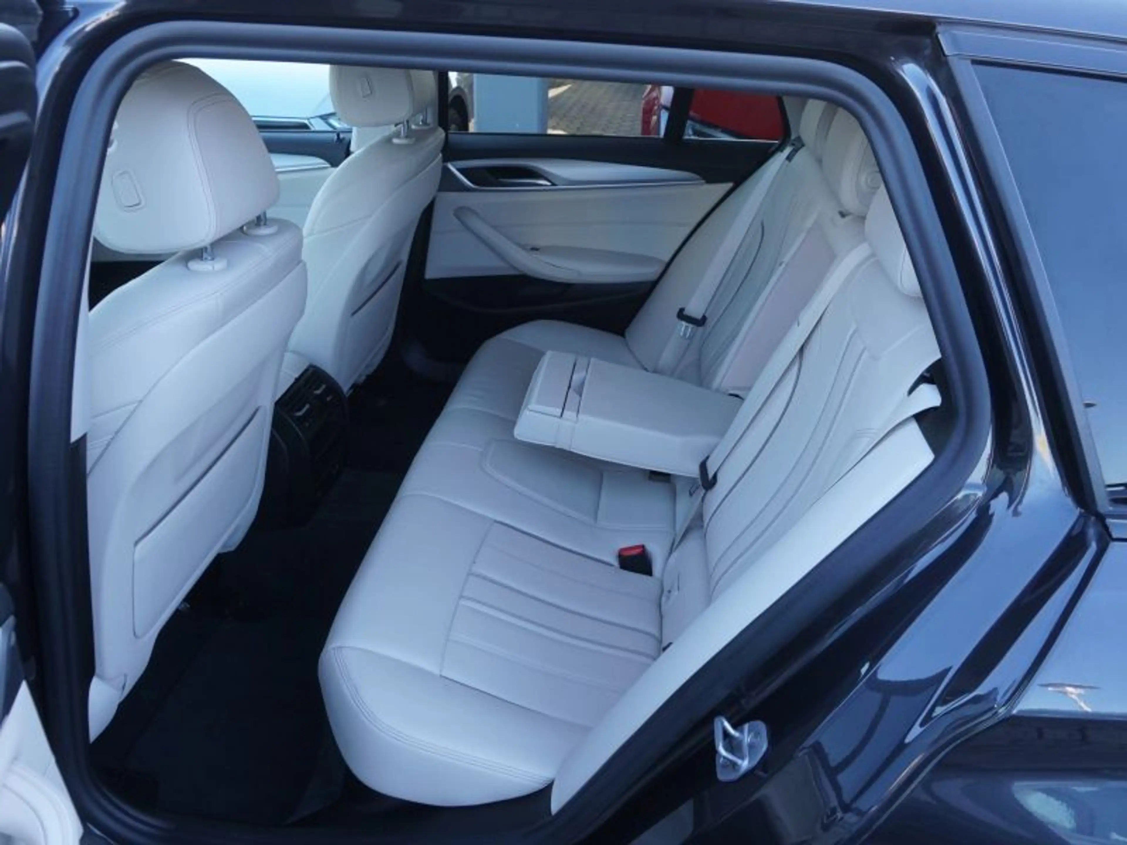 BMW 518 d Touring Aut. *2022er+TOPAUSSTATTUNG* — photo 12