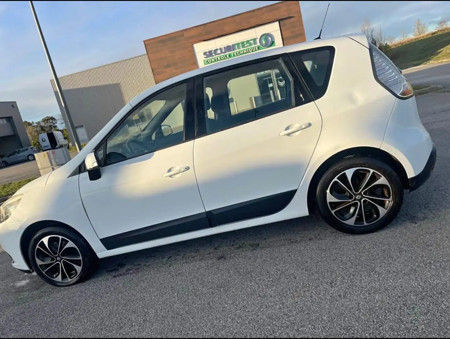 Renault Scenic III dCi 110 FAP eco2 Authentique - 2