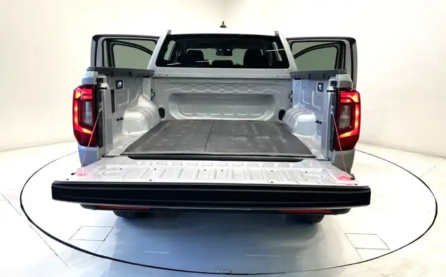 Volkswagen Amarok view 14