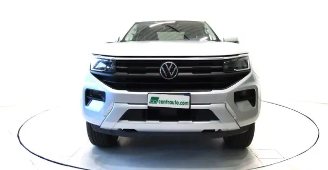Volkswagen Amarok view 2