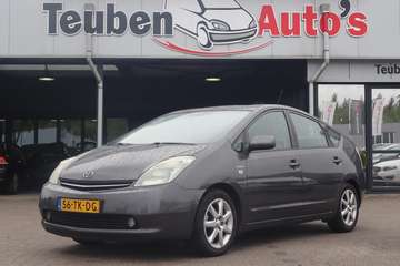 1.5 VVT-i Tech Edition | Navigatie | Climate contr