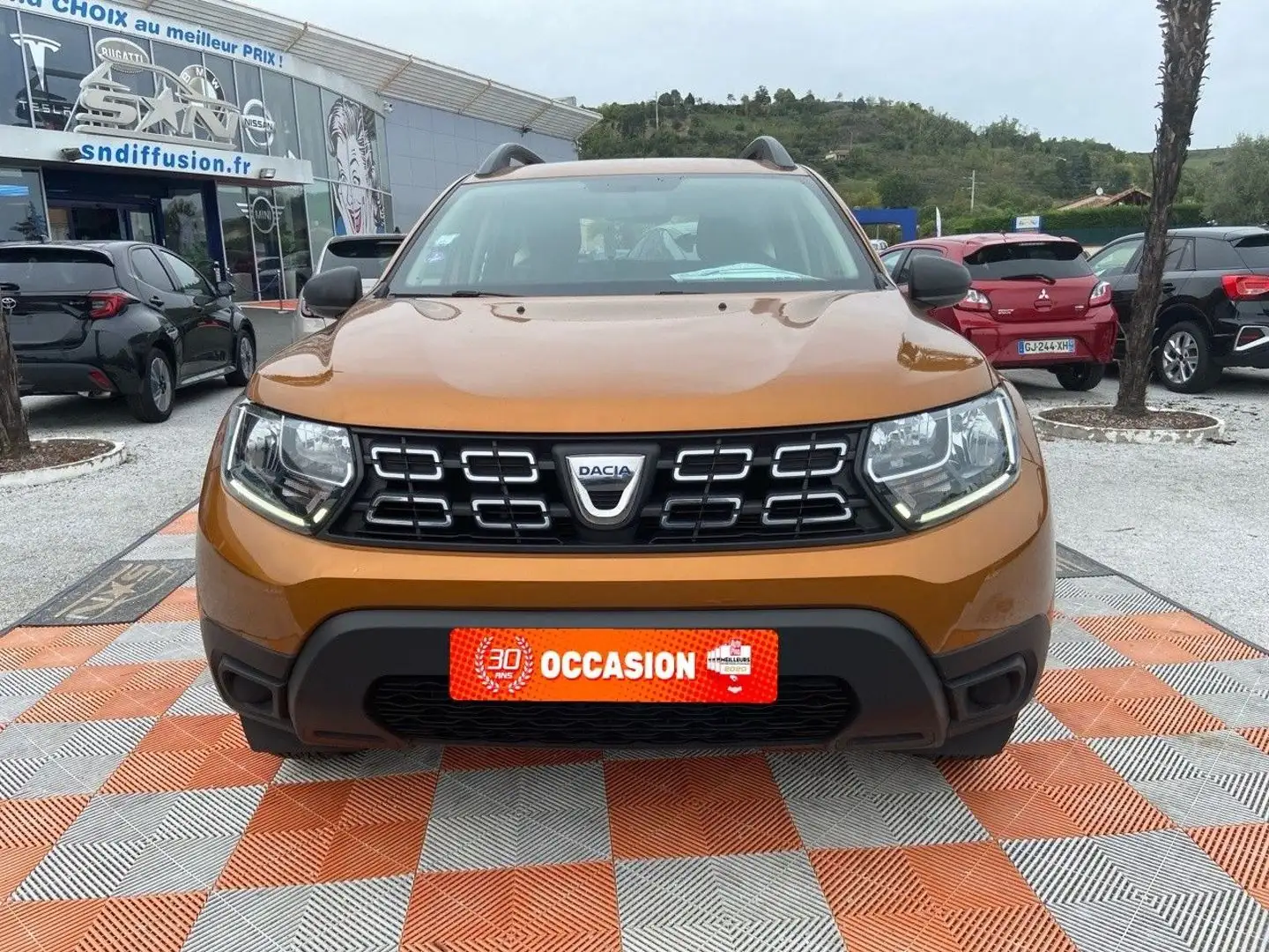 Dacia Duster 1.0 ECO-G 100 ESSENTIAL Clim Regul Bluetooth JA 16\u0026amp;quot; Naranja - 2