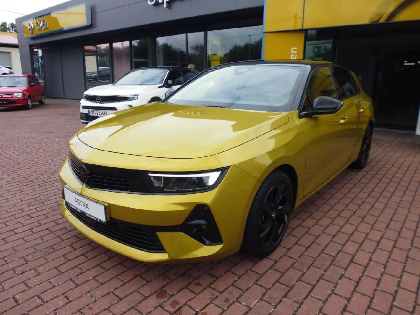 Opel Astra GS Line Gelb - 1