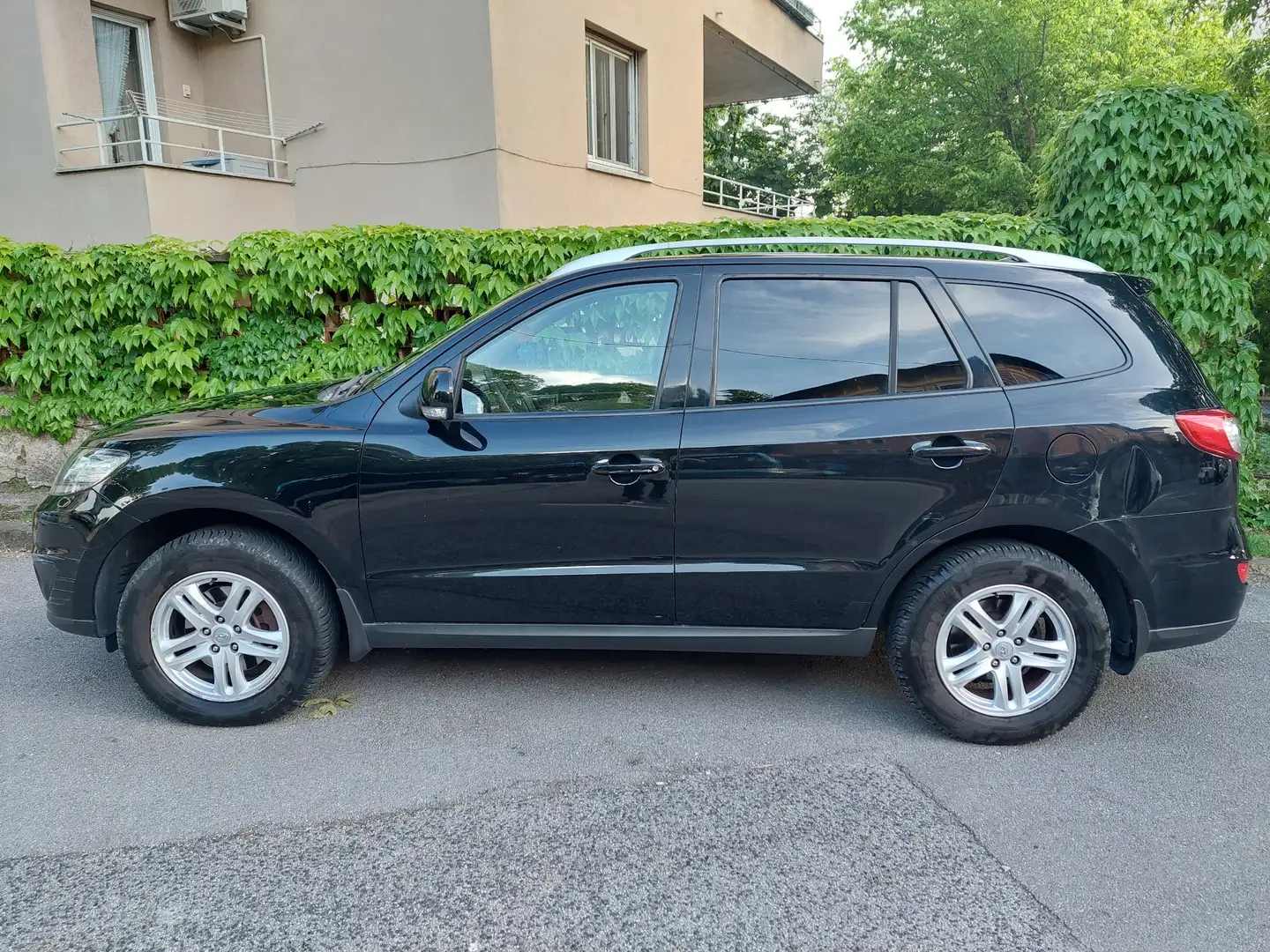 Hyundai SANTA FE 2.0 crdi Comfort 4wd Černá - 1
