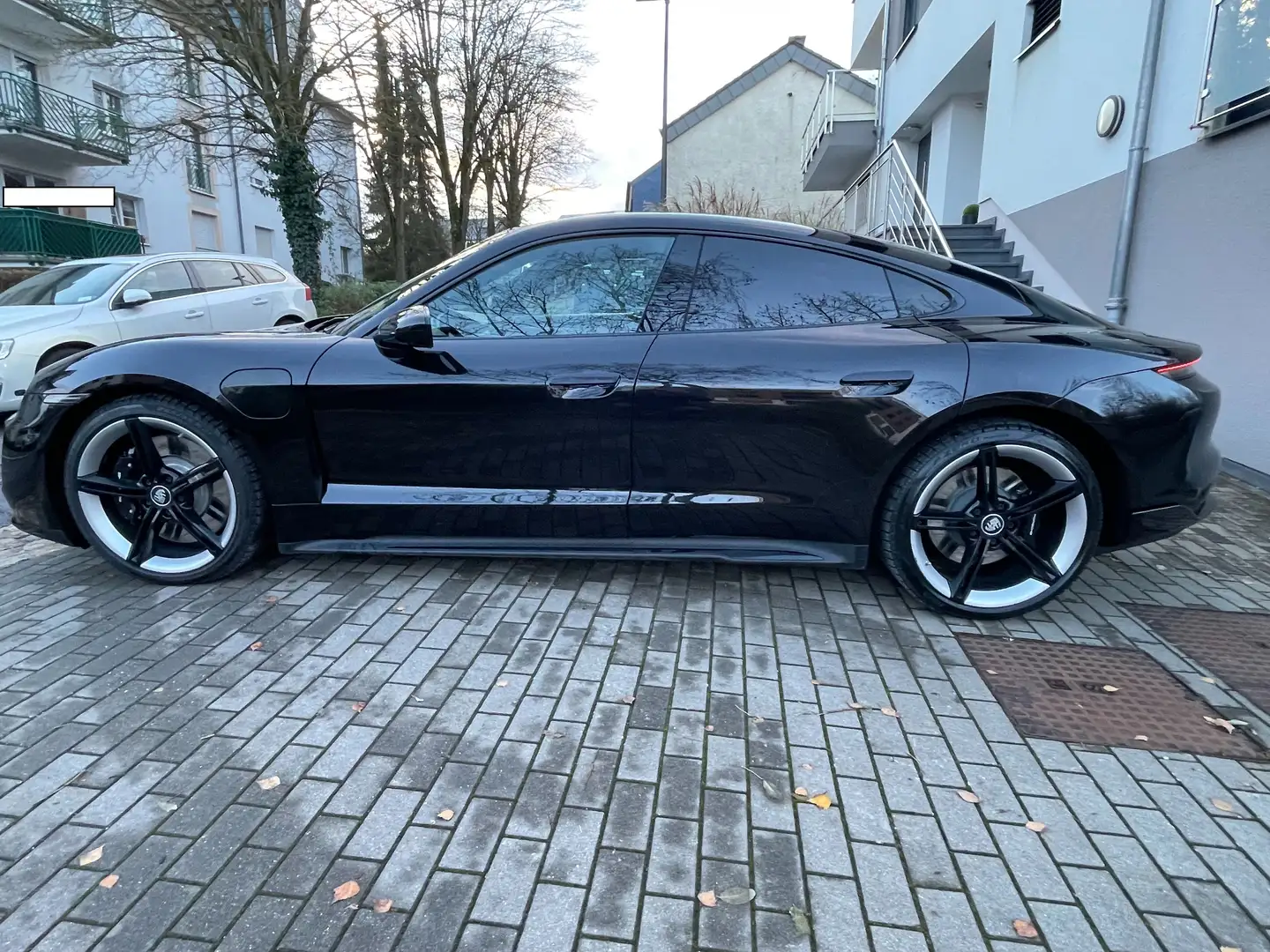 Porsche Taycan 680 ch Turbo Noir - 1