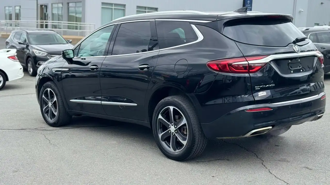 Buick Enclave снимка Buick Enclave