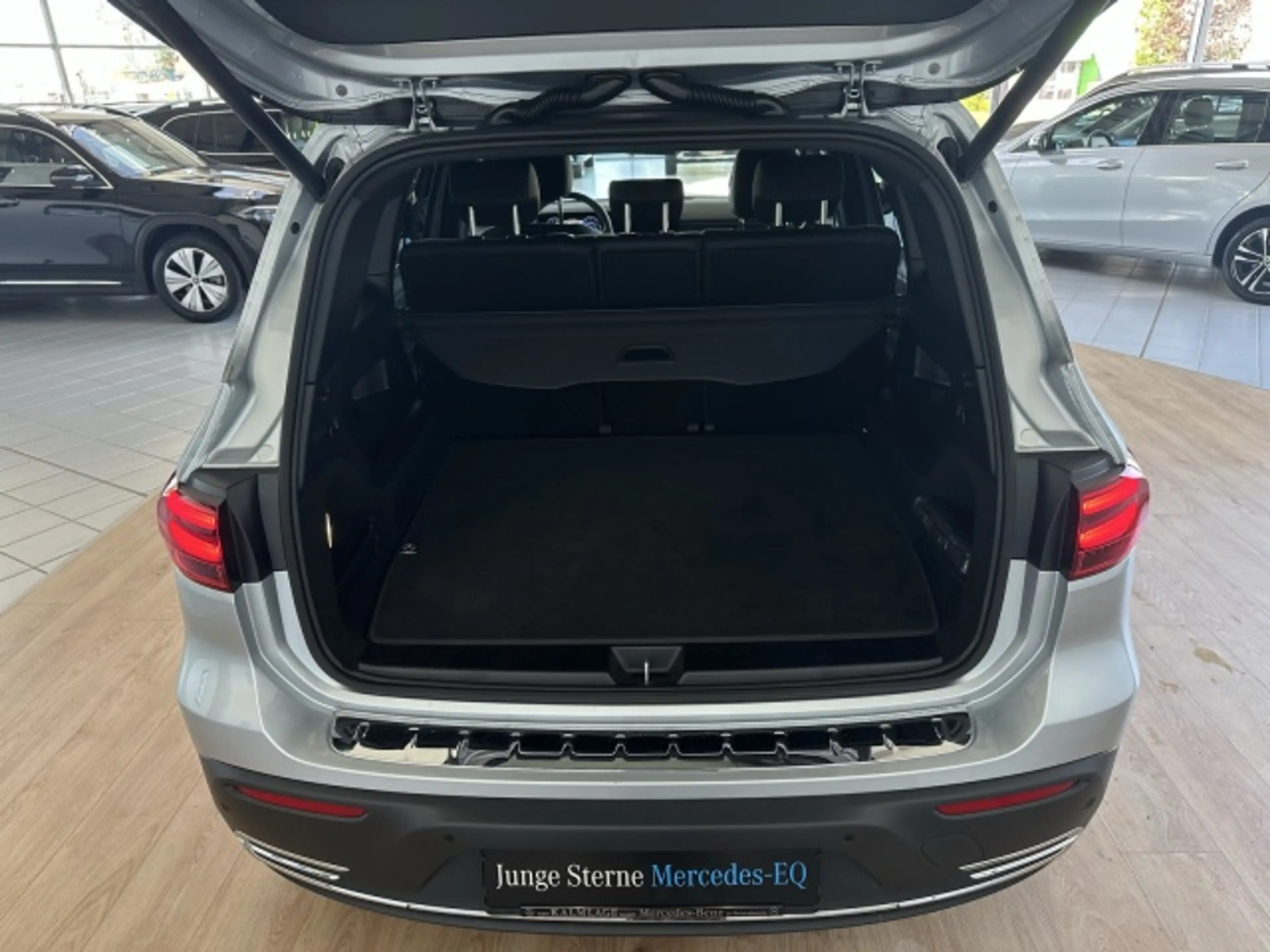 Mercedes-Benz EQB 300 EQB 300 4M Progessive DISTRONIC+TOTWINKEL+KAMERA — photo 8