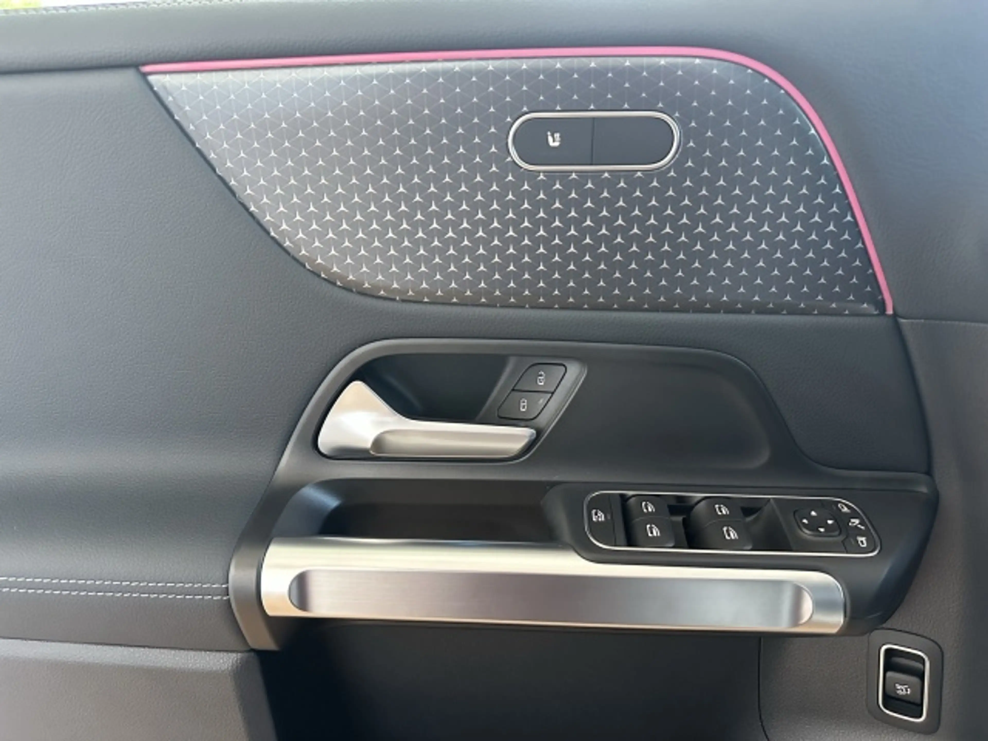 Mercedes-Benz EQB 300 EQB 300 4M Progessive DISTRONIC+TOTWINKEL+KAMERA — photo 11