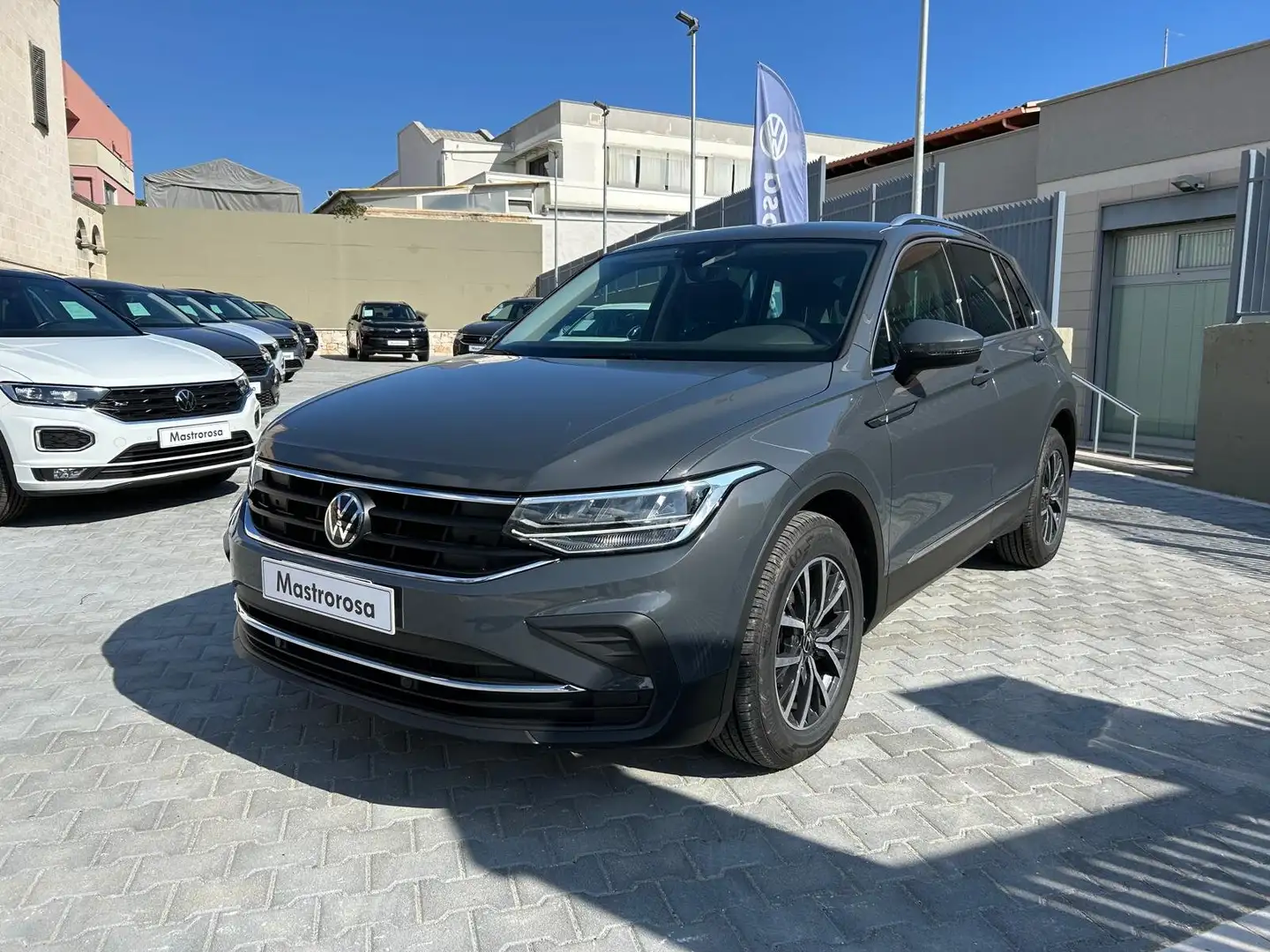 Volkswagen Tiguan Tiguan 2.0 tdi Life 150cv dsg Gris - 1