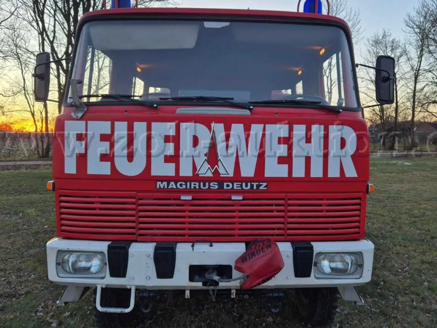Oldtimer Magirus Deutz Allrad TLF16/25/ Expeditionsfahrzeug Red - 1