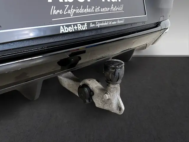 Mercedes-Benz 450 view 13