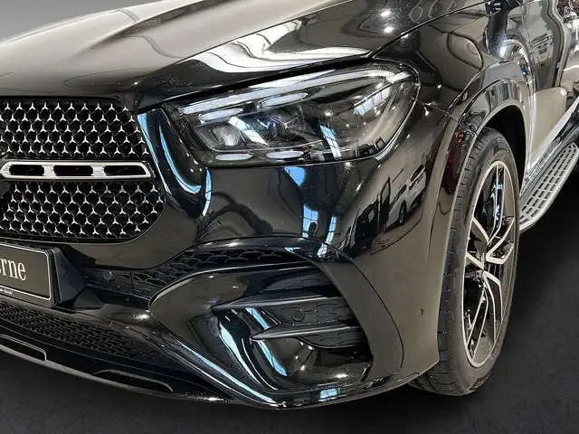 Mercedes-Benz 450 view 3