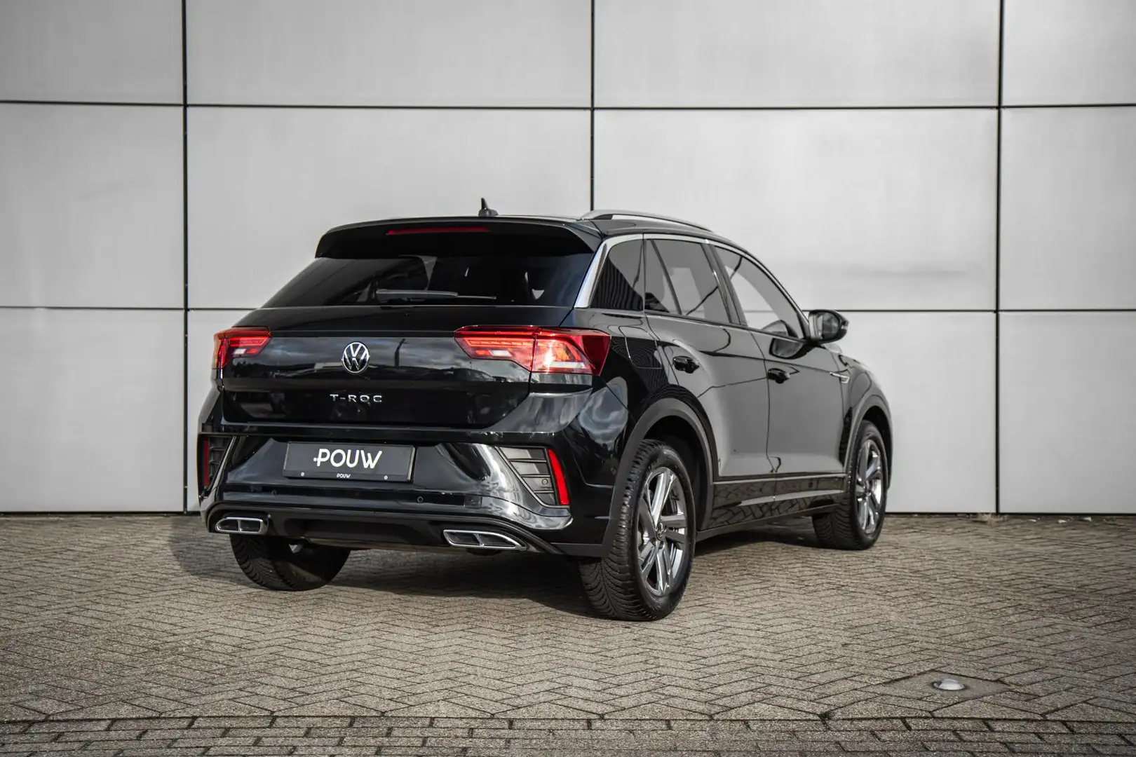 Volkswagen T-Roc 1.5 TSI 150pk DSG R-Line | Trekhaak Afneembaar | A Nero - 2
