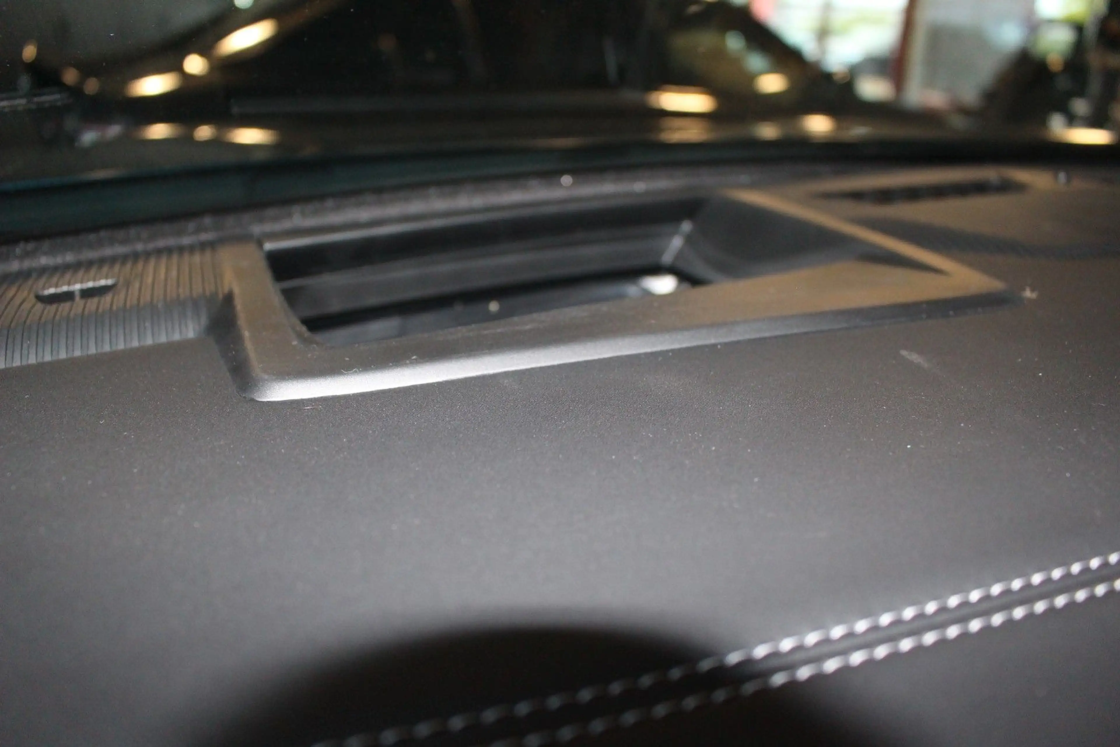 Jeep Compass E-Hybrid 1.2 eDCT 107 kW First Edition — photo 10
