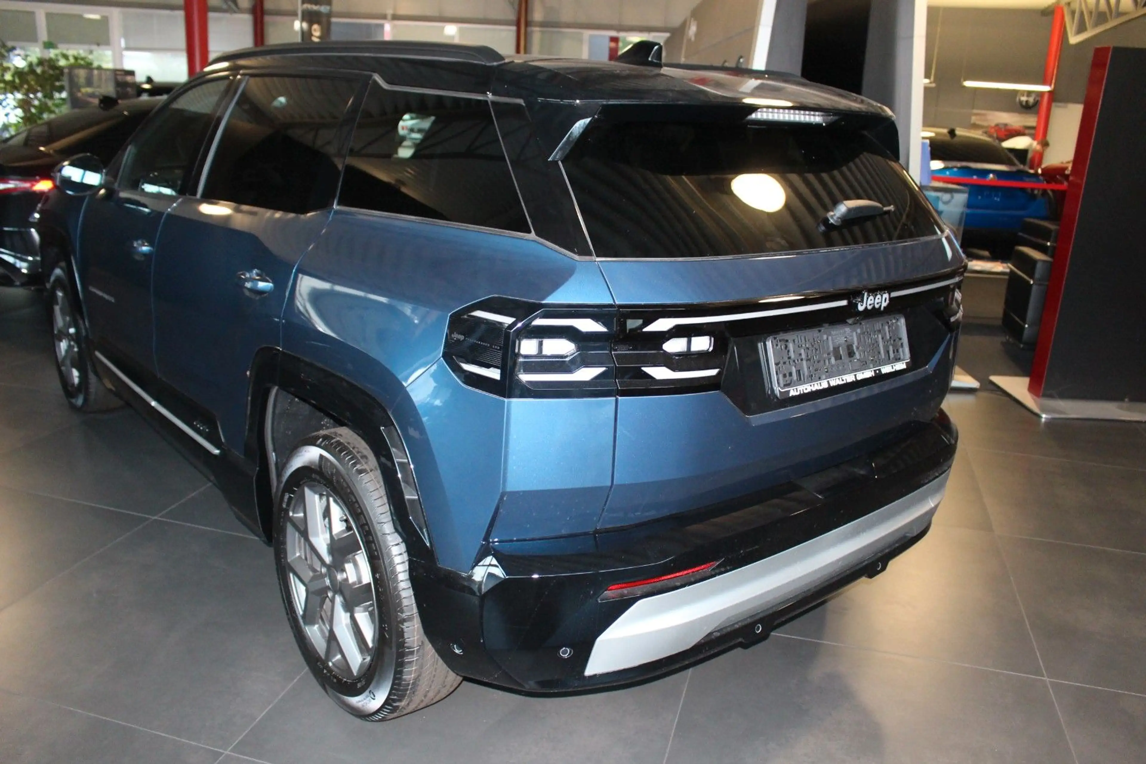 Jeep Compass E-Hybrid 1.2 eDCT 107 kW First Edition — photo 8