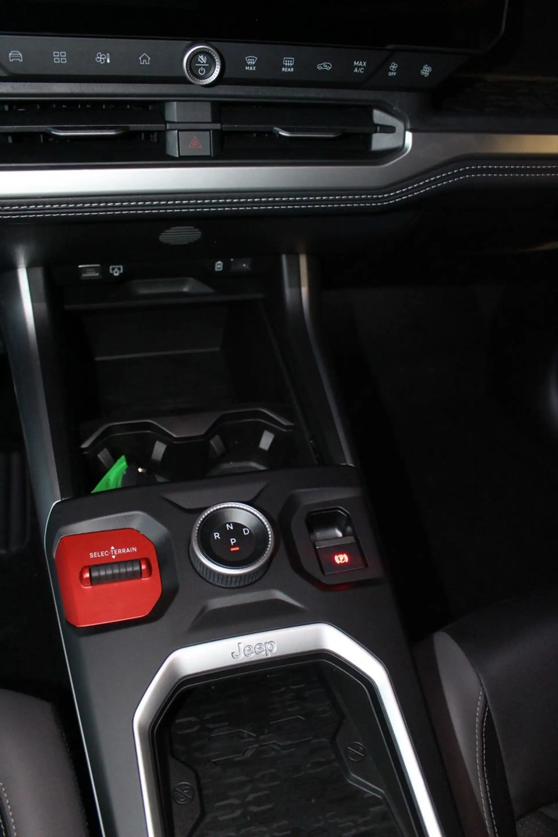 Jeep Compass E-Hybrid 1.2 eDCT 107 kW First Edition — photo 14