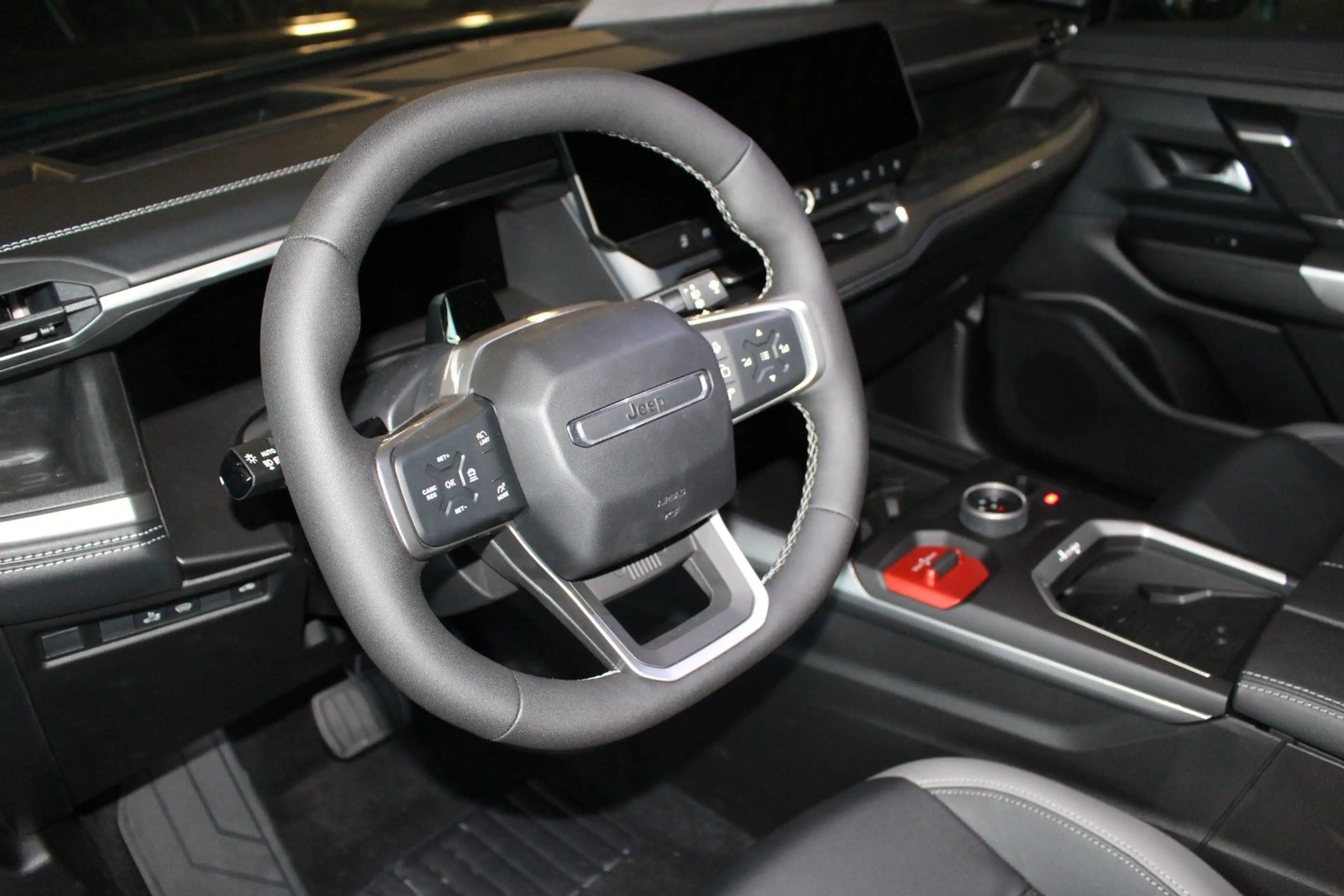 Jeep Compass E-Hybrid 1.2 eDCT 107 kW First Edition — photo 11